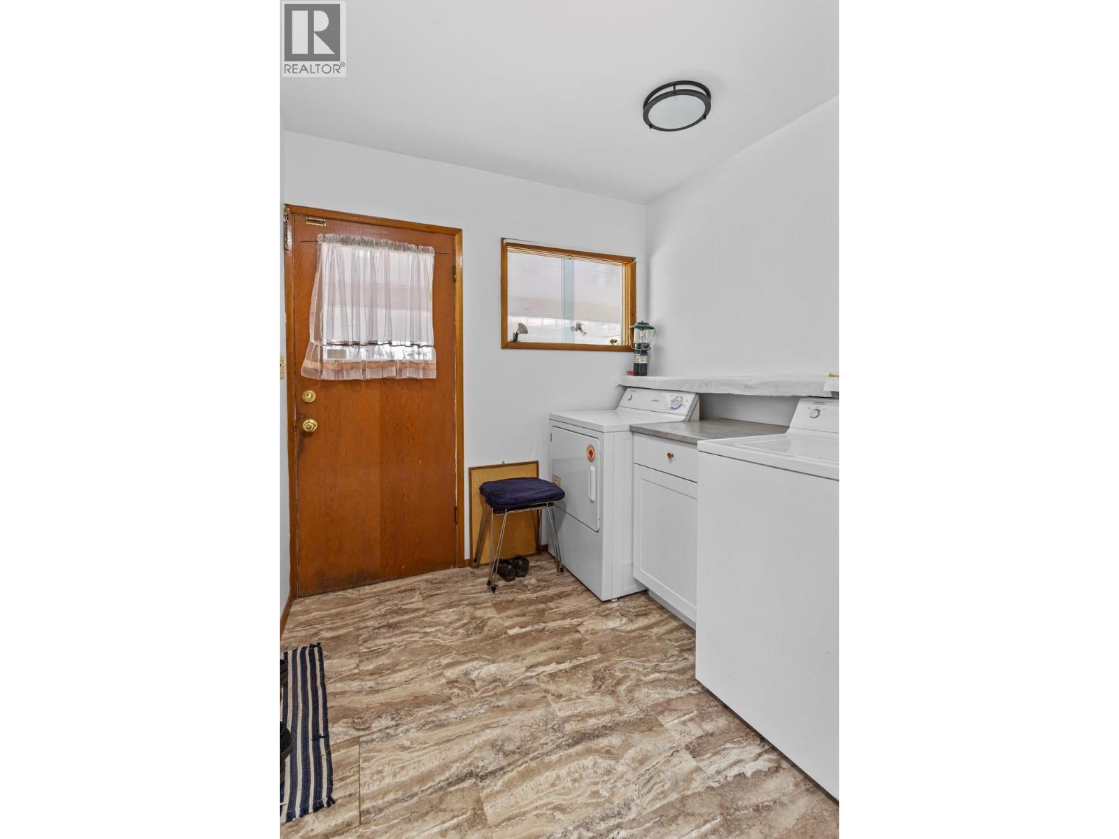 215 33rd Avenue S Property Photo 14