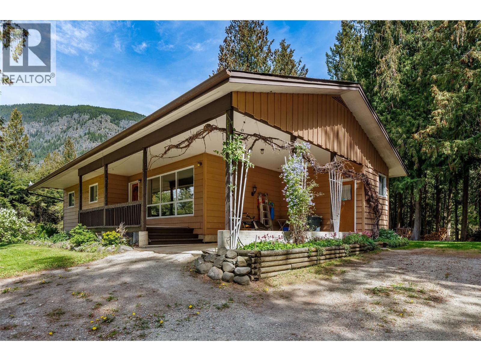 3988 Samuelson Road Property Photo 2