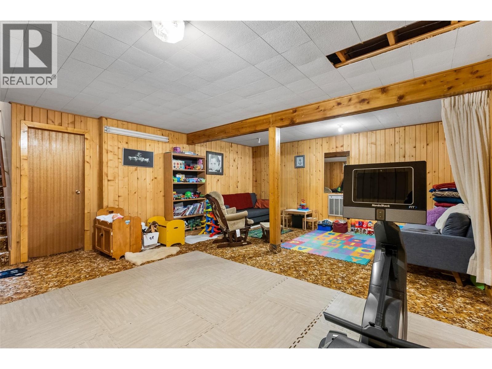 3988 Samuelson Road Property Photo 20