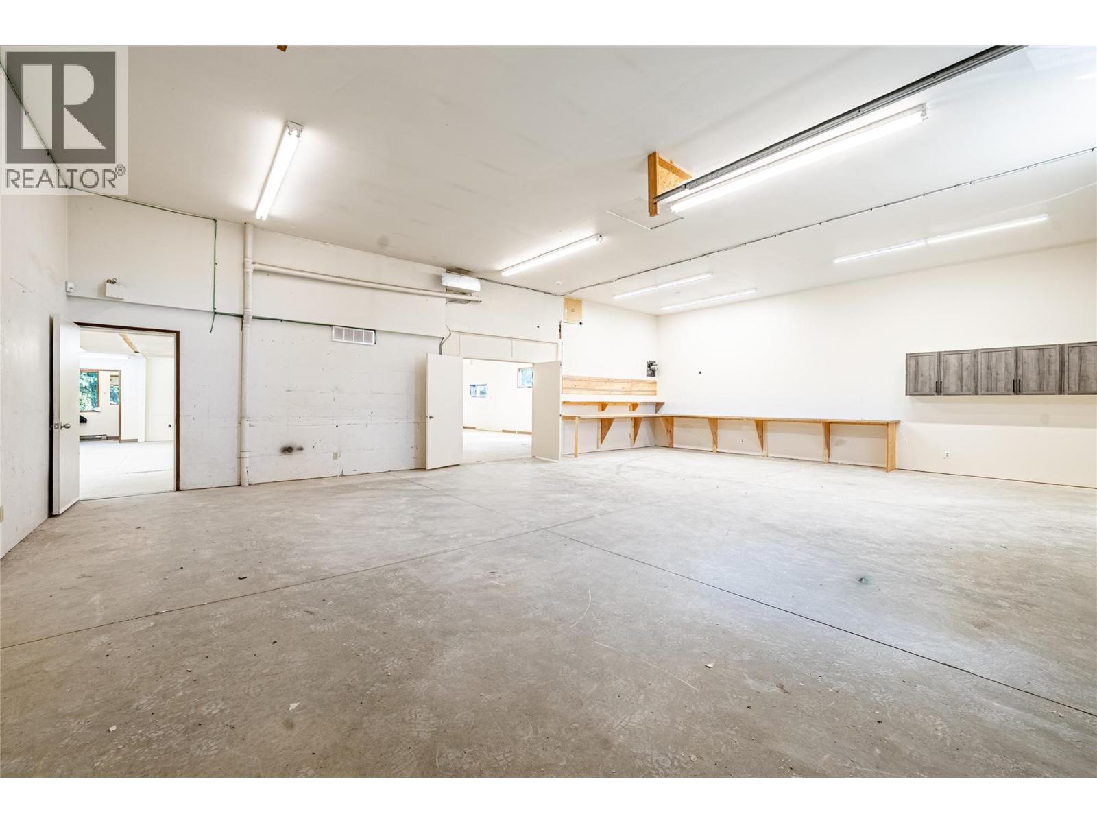 4901 Auto Road Se Property Photo 2
