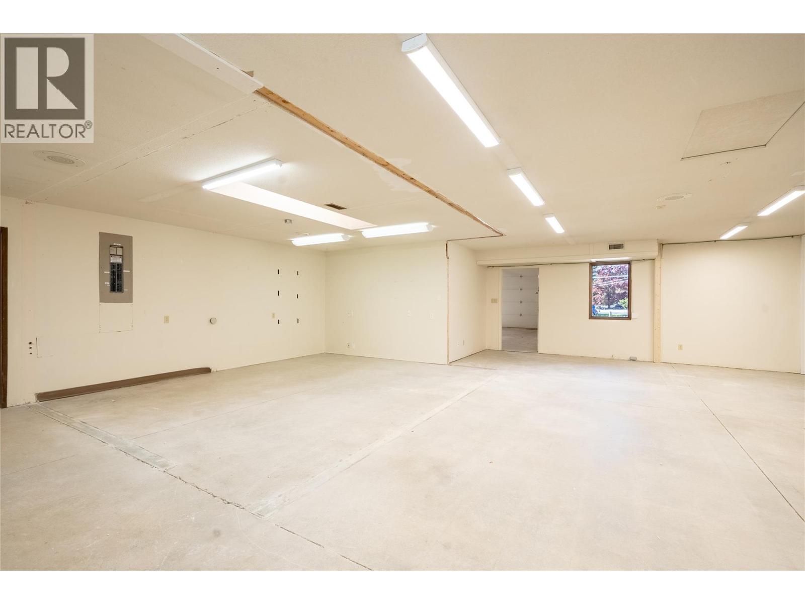 4901 Auto Road Se Property Photo 3