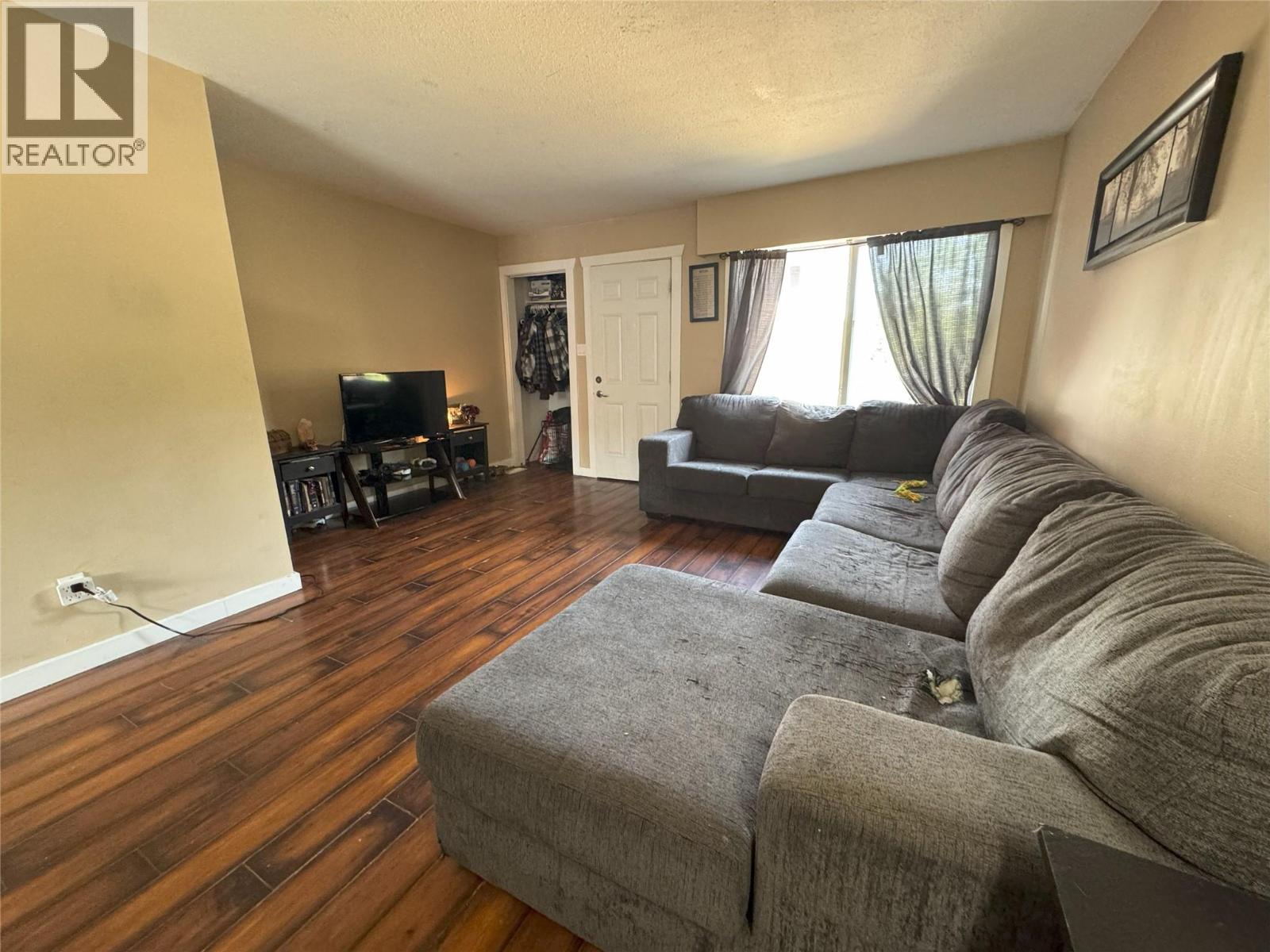 1716 Willowbrook Crescent Unit# 229 Property Photo 3