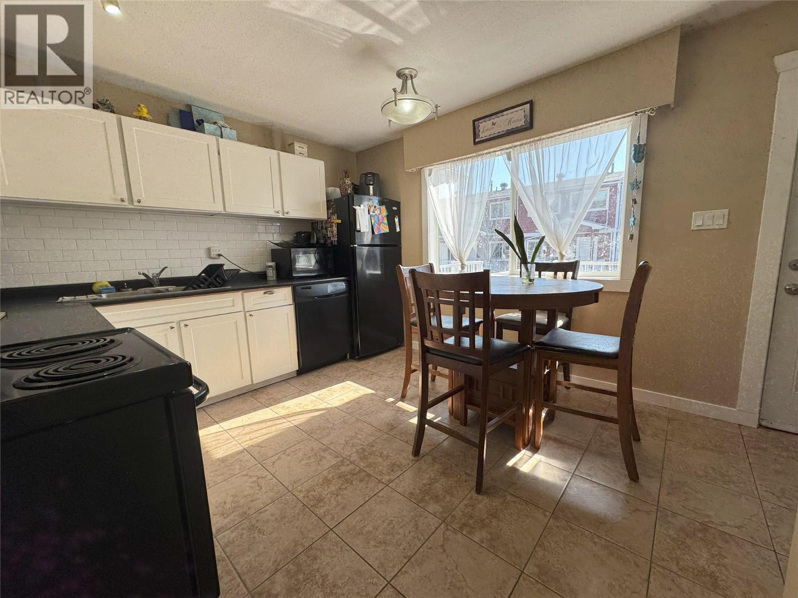 1716 Willowbrook Crescent Unit# 229 Property Photo 4