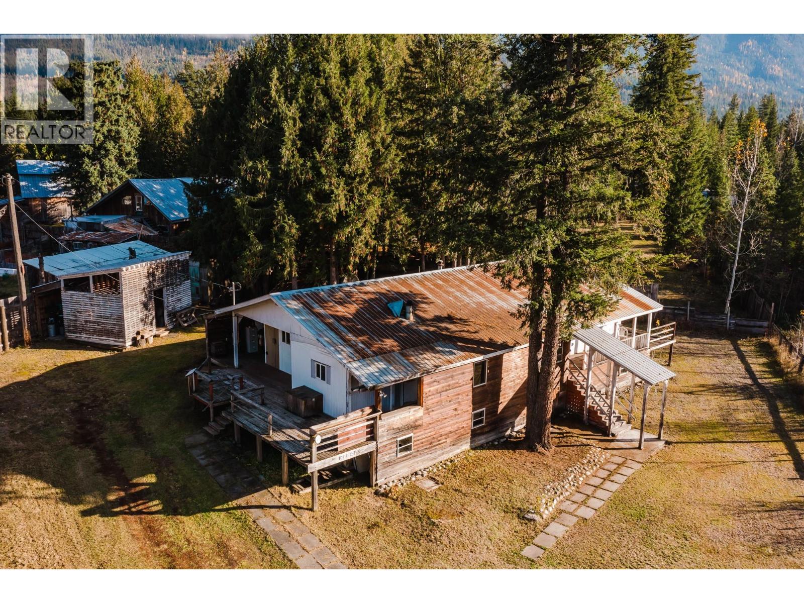 3974 Malakwa Station Road Property Photo 2
