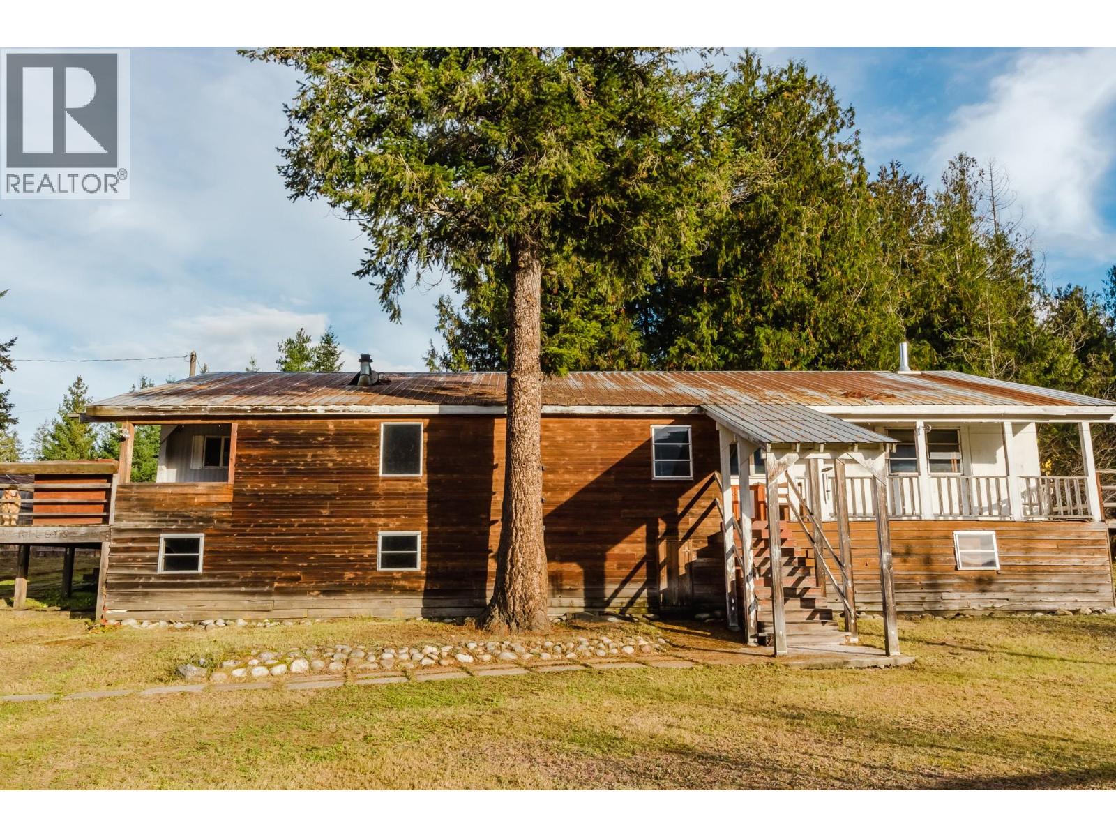 3974 Malakwa Station Road Property Photo 3