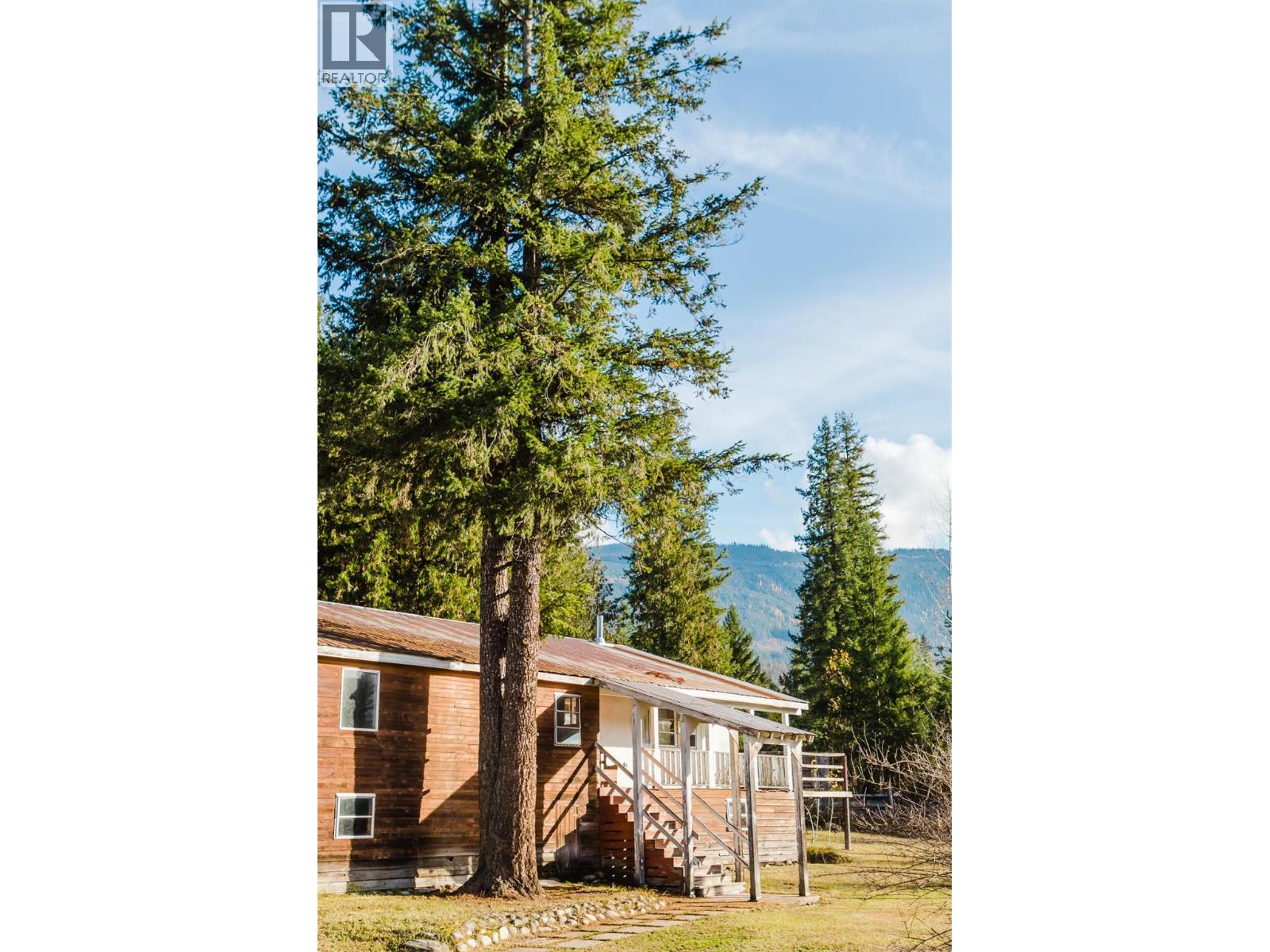 3974 Malakwa Station Road Property Photo 11