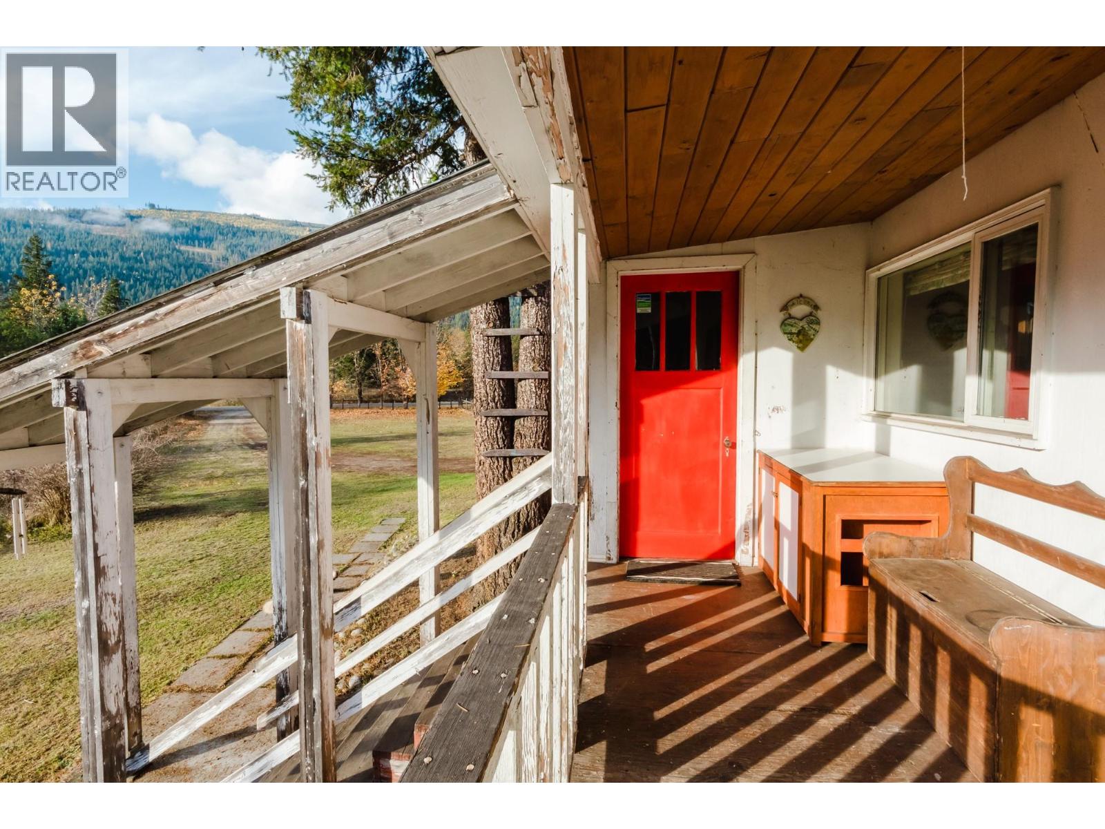 3974 Malakwa Station Road Property Photo 26