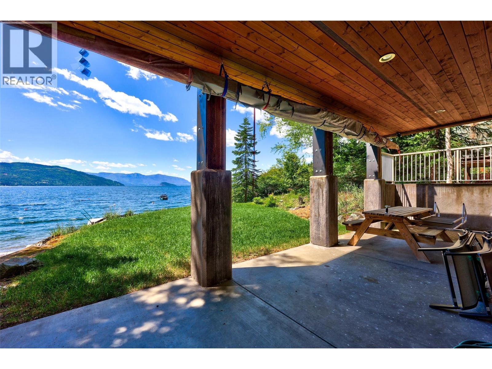6058 Davis Road Property Photo 14