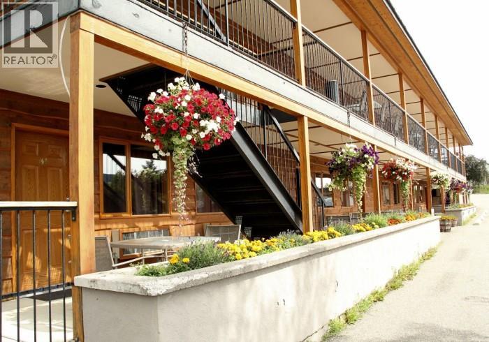 1414 Cariboo Highway Property Photo 12