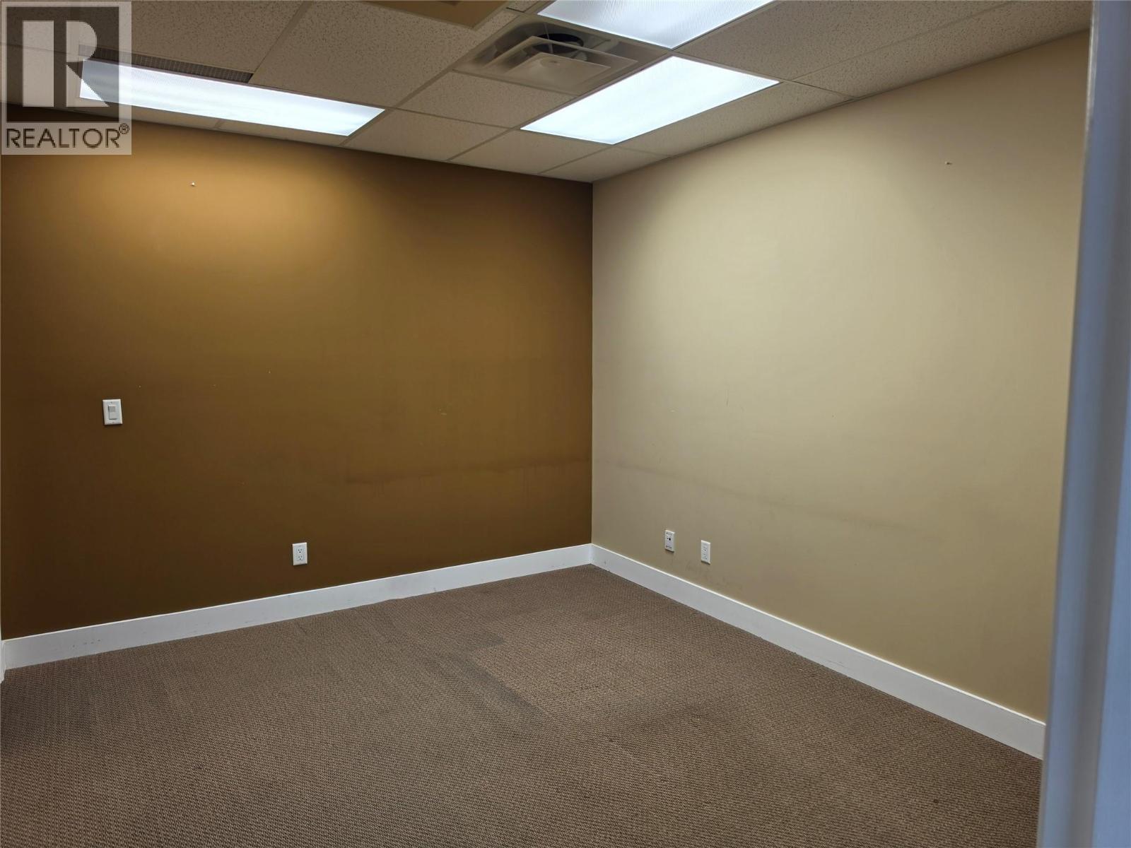 3209/3211 31 Avenue Property Photo 8