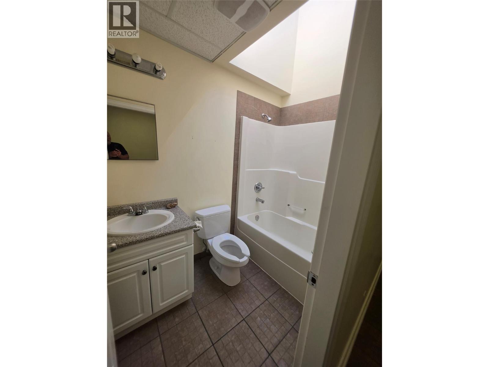 3209/3211 31 Avenue Property Photo 17