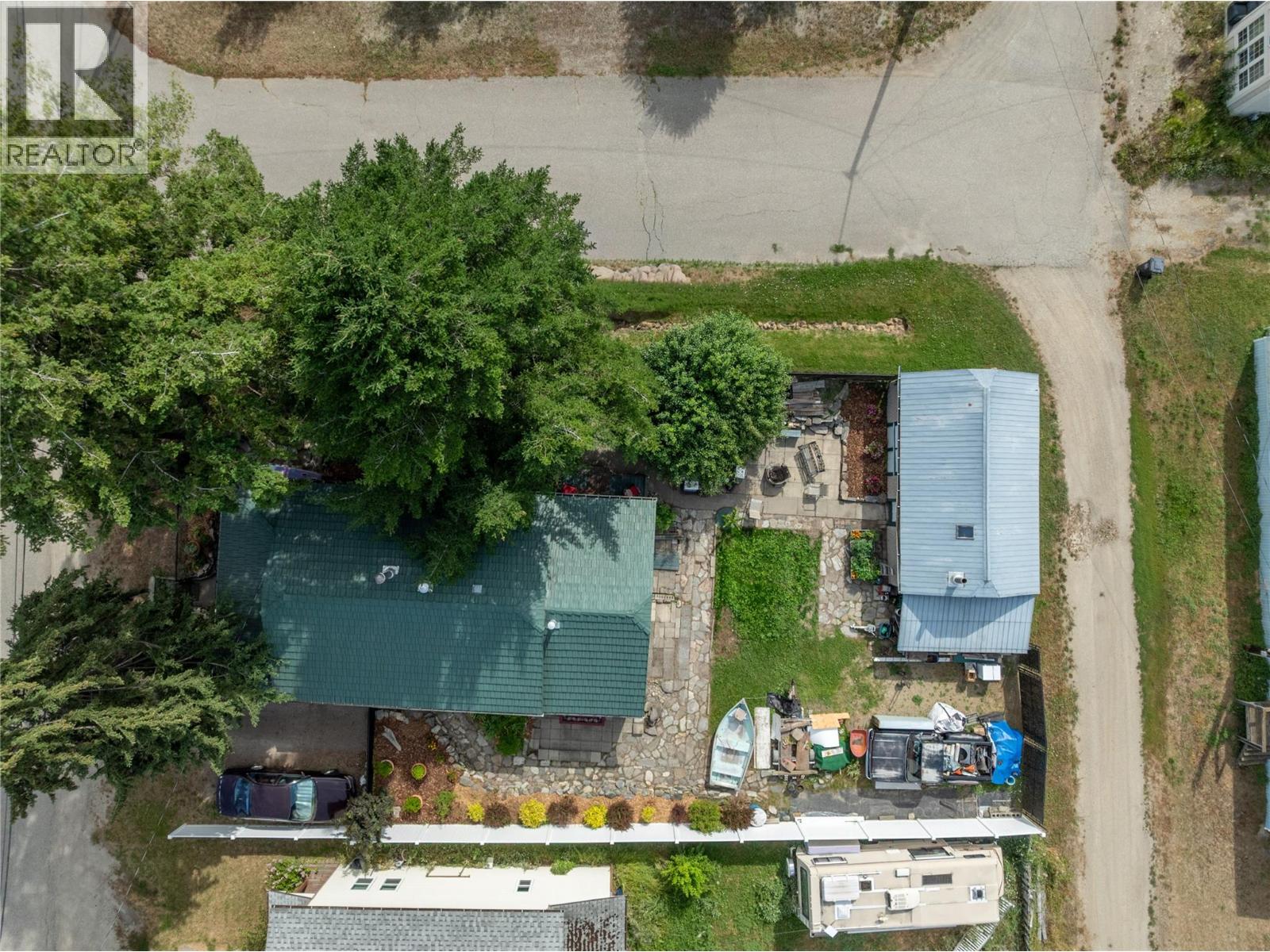 1050 Hillside Avenue Property Photo 2