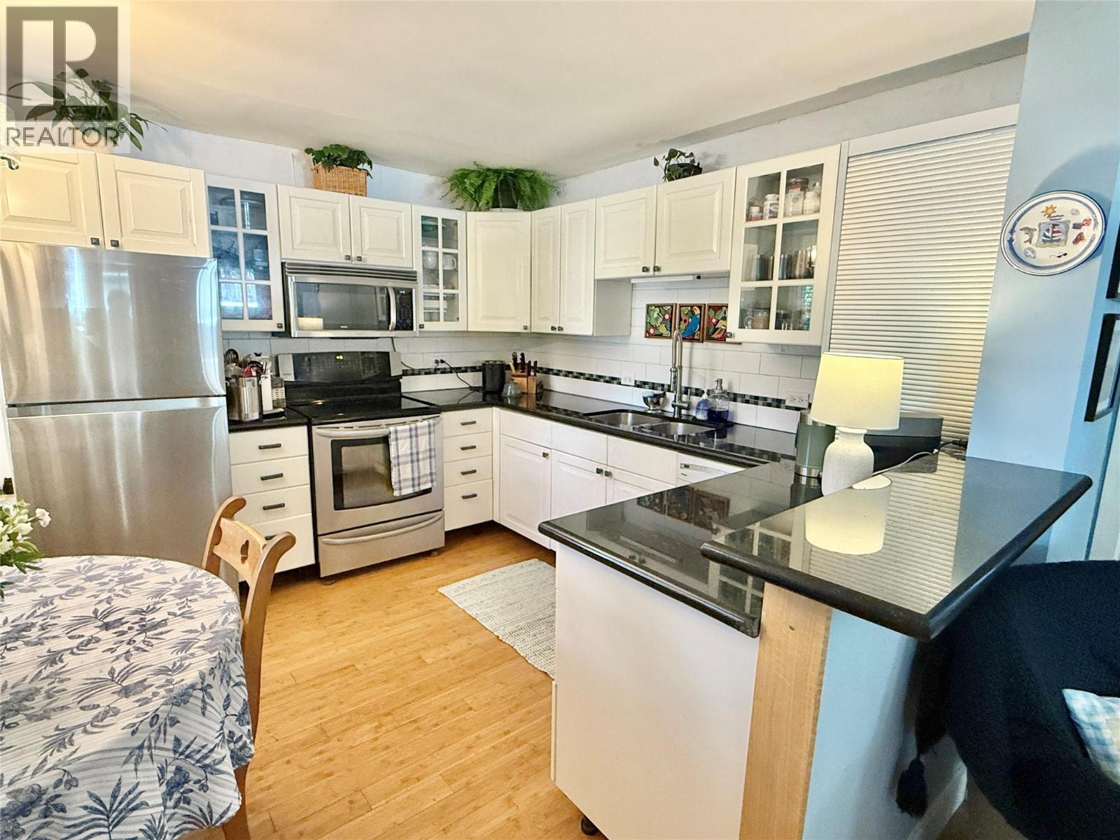 1050 Hillside Avenue Property Photo 4