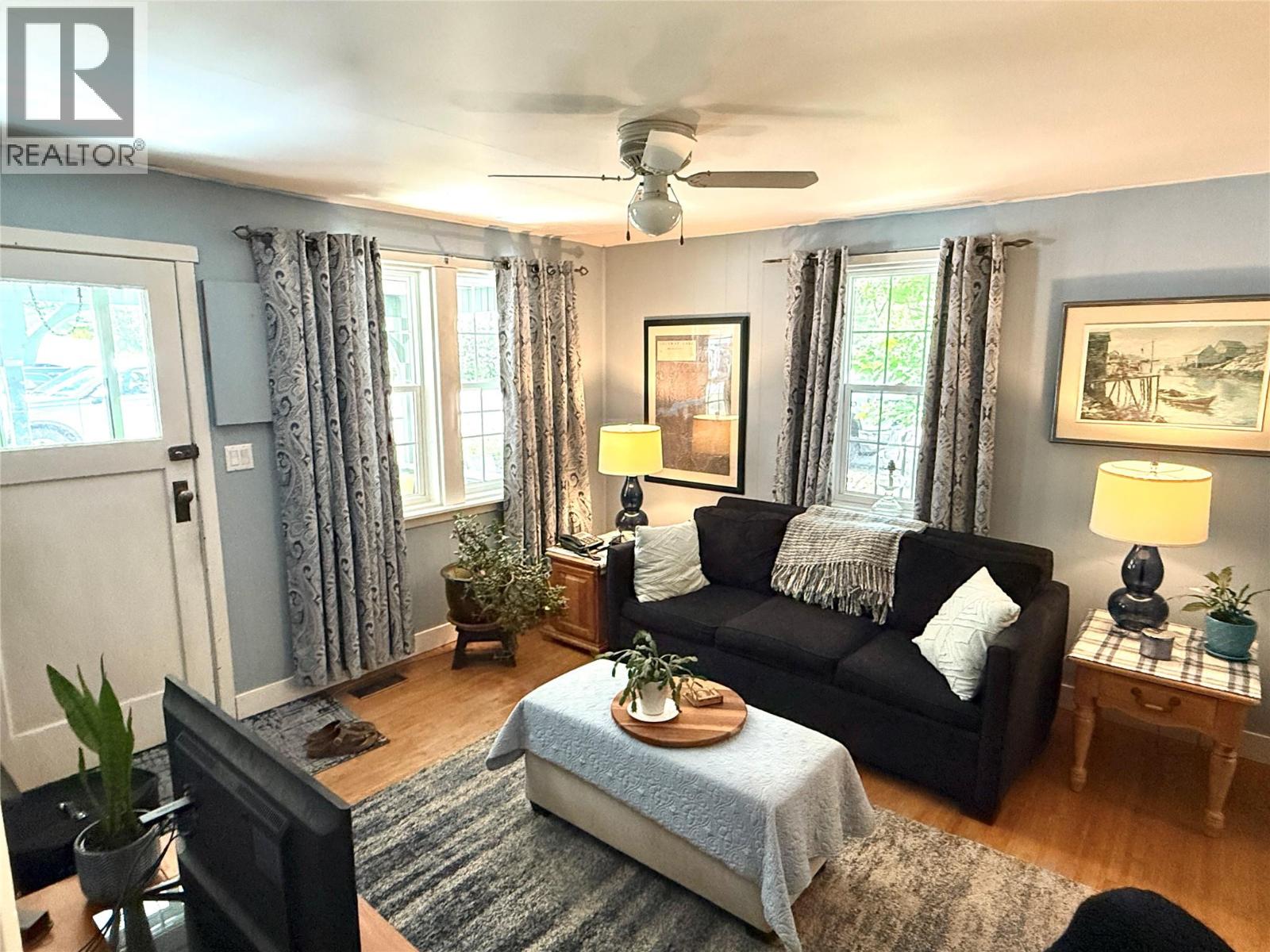 1050 Hillside Avenue Property Photo 8