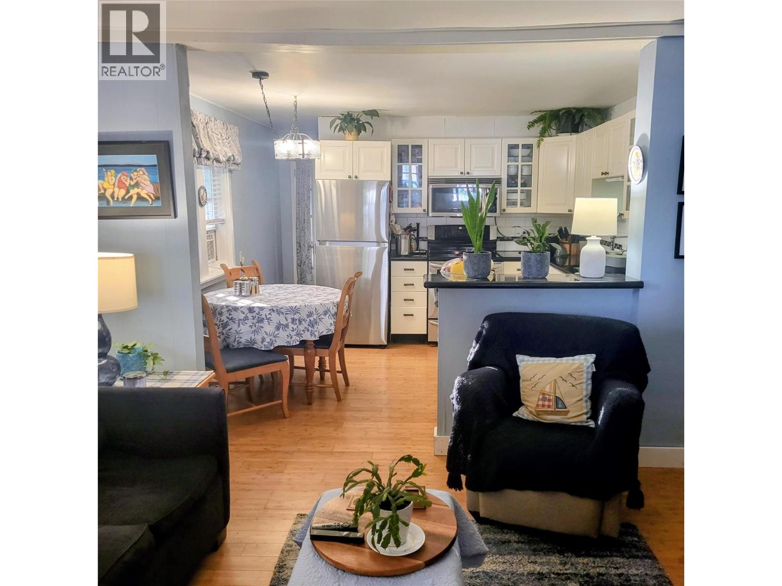 1050 Hillside Avenue Property Photo 10