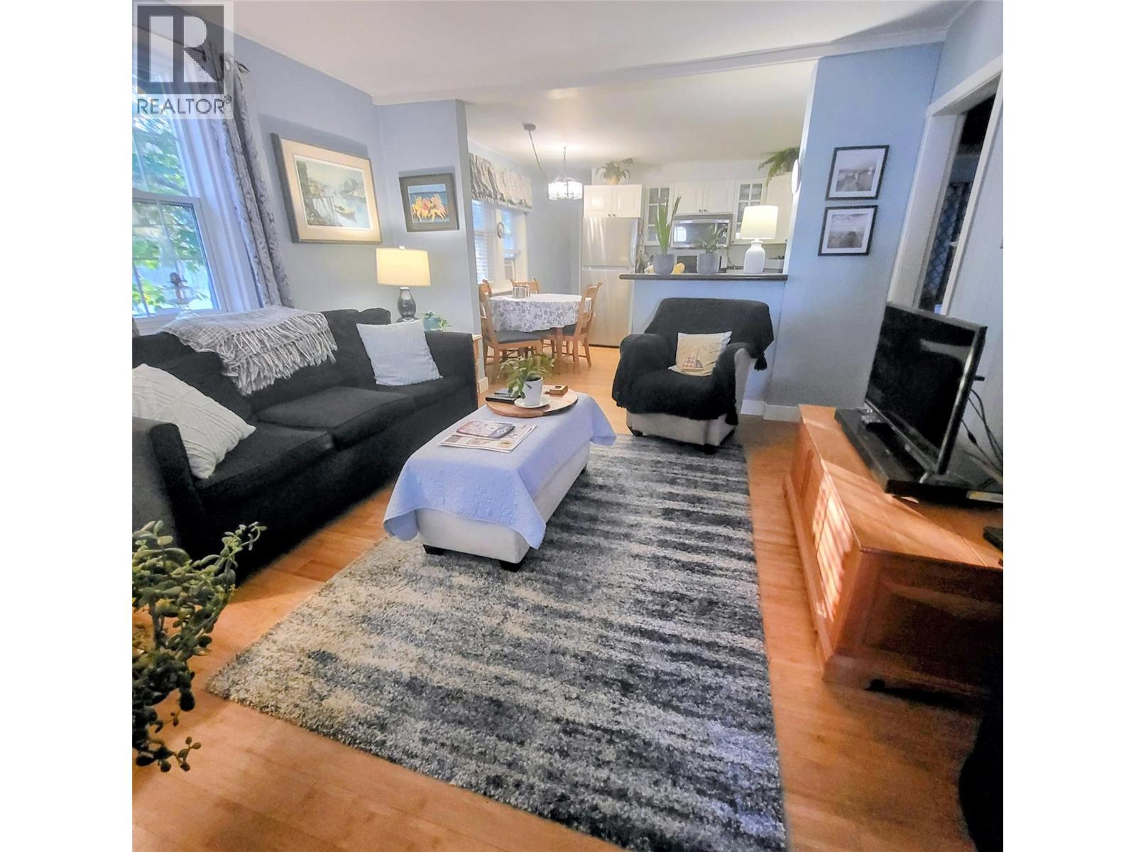 1050 Hillside Avenue Property Photo 11