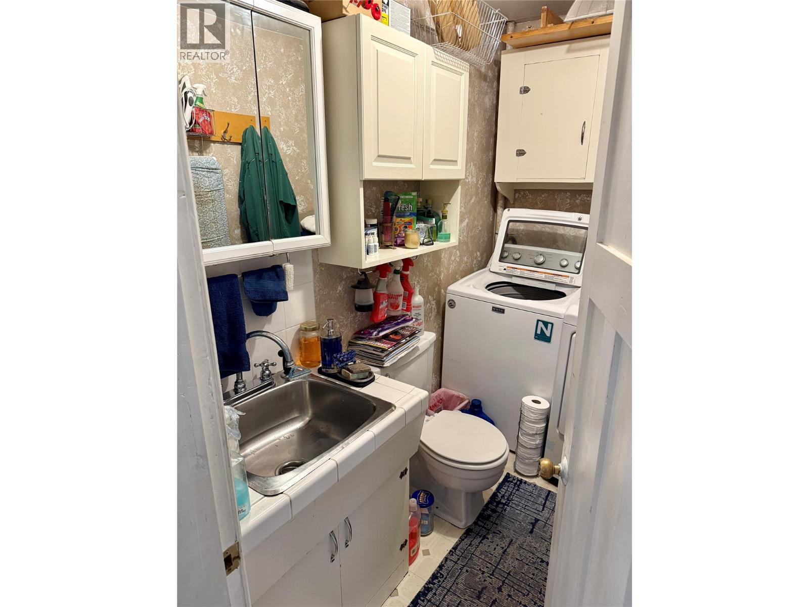 1050 Hillside Avenue Property Photo 14