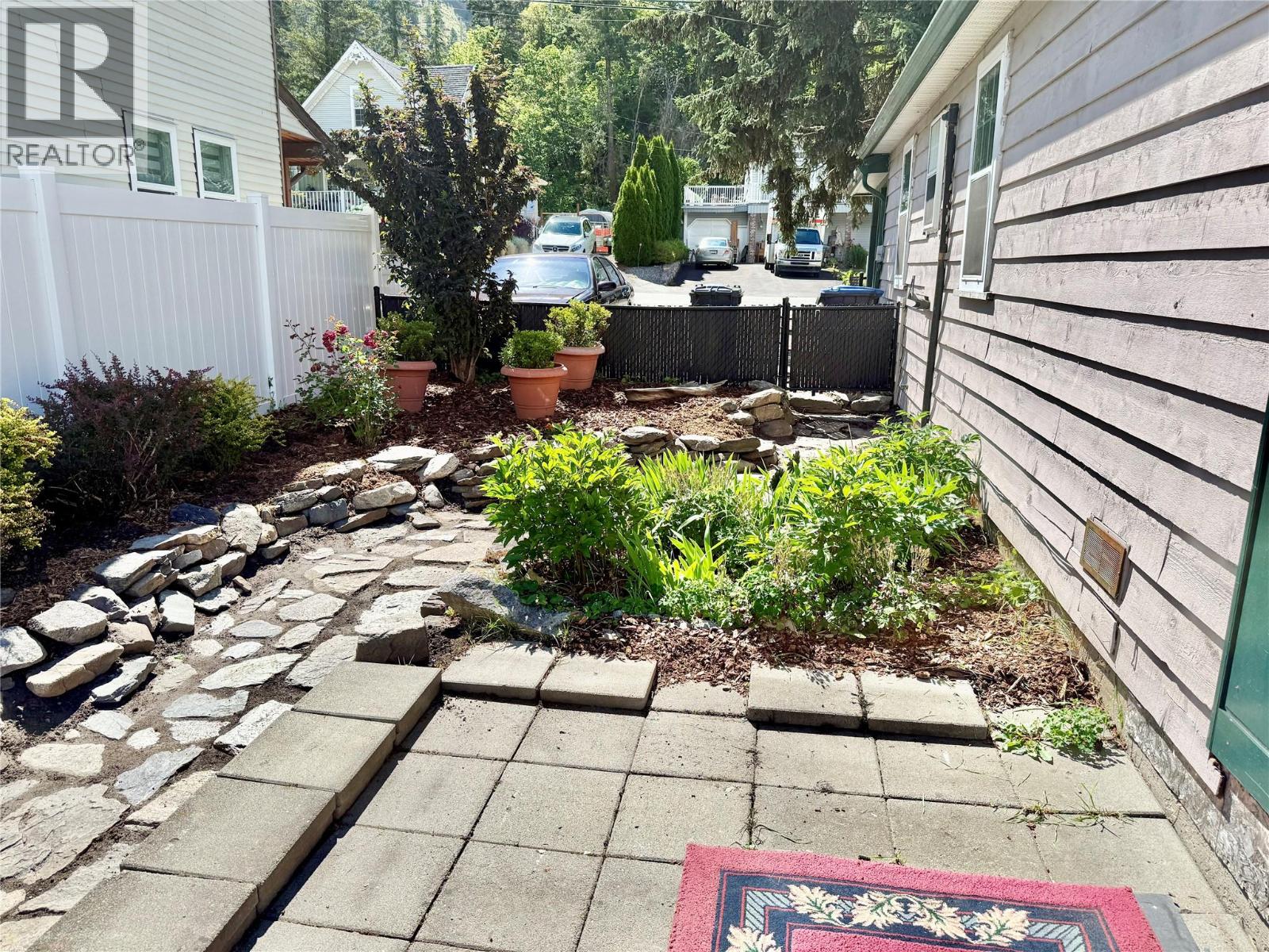 1050 Hillside Avenue Property Photo 34