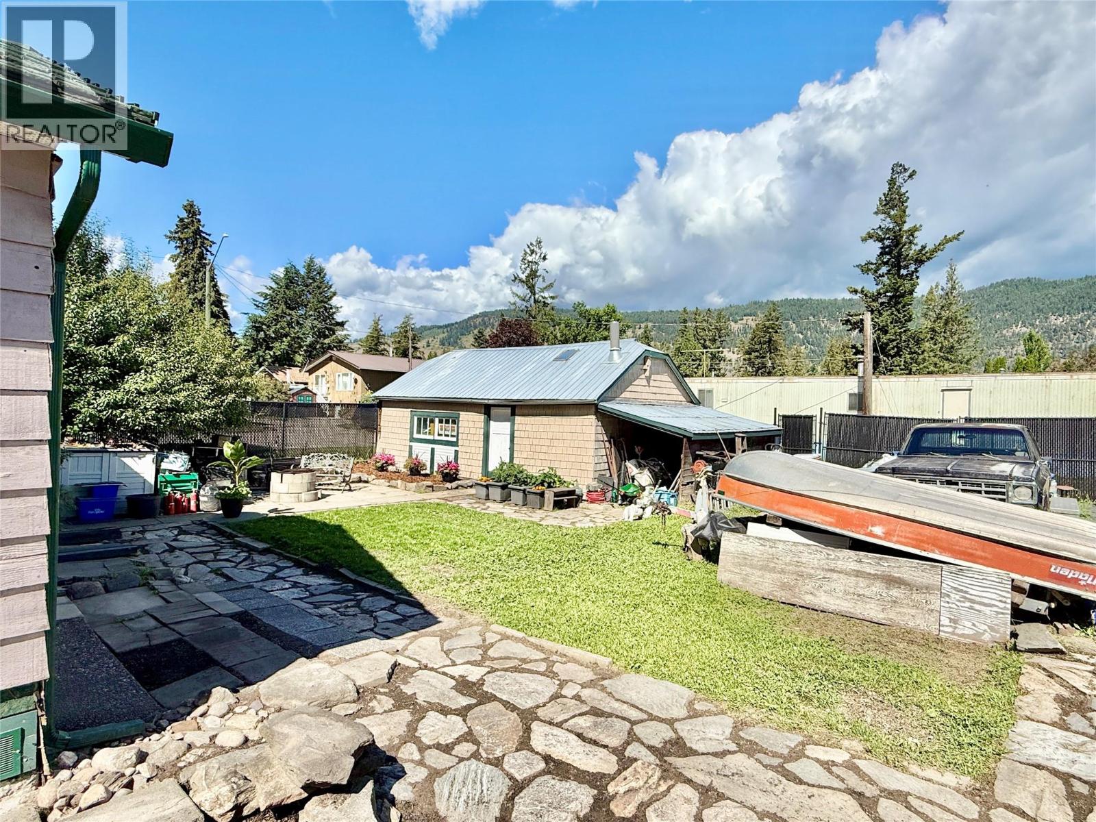 1050 Hillside Avenue Property Photo 36