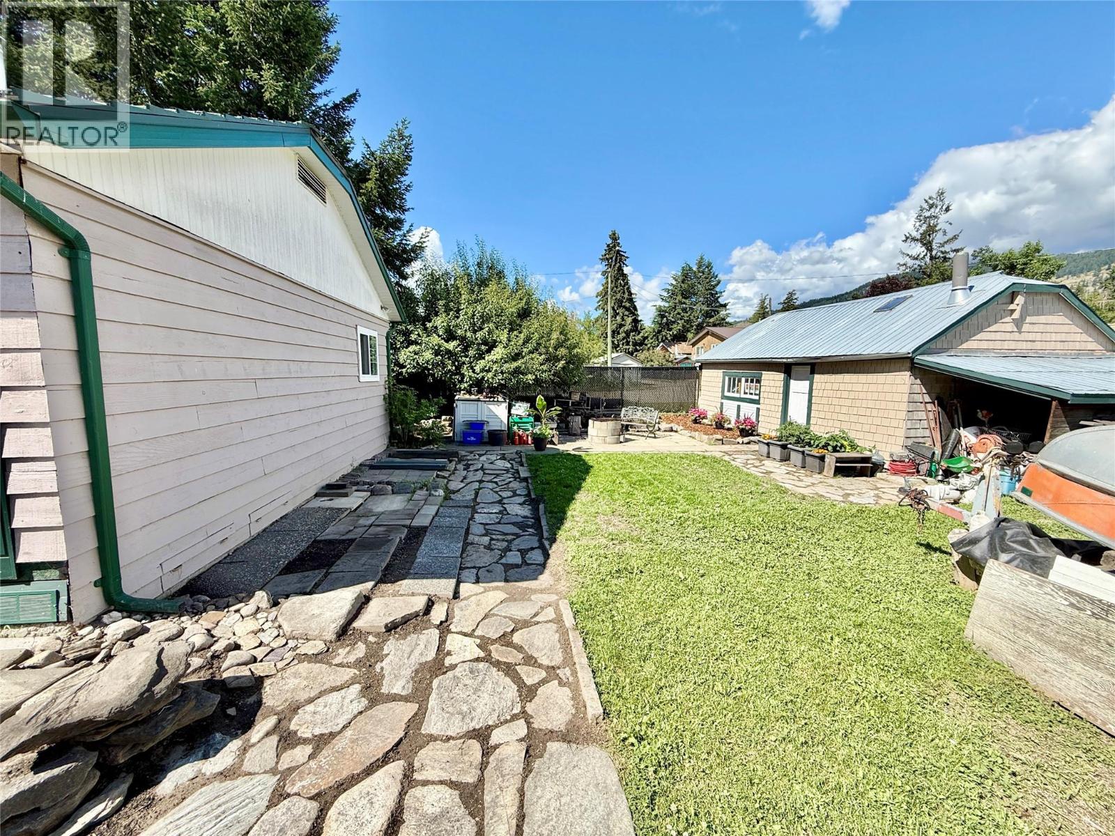 1050 Hillside Avenue Property Photo 38