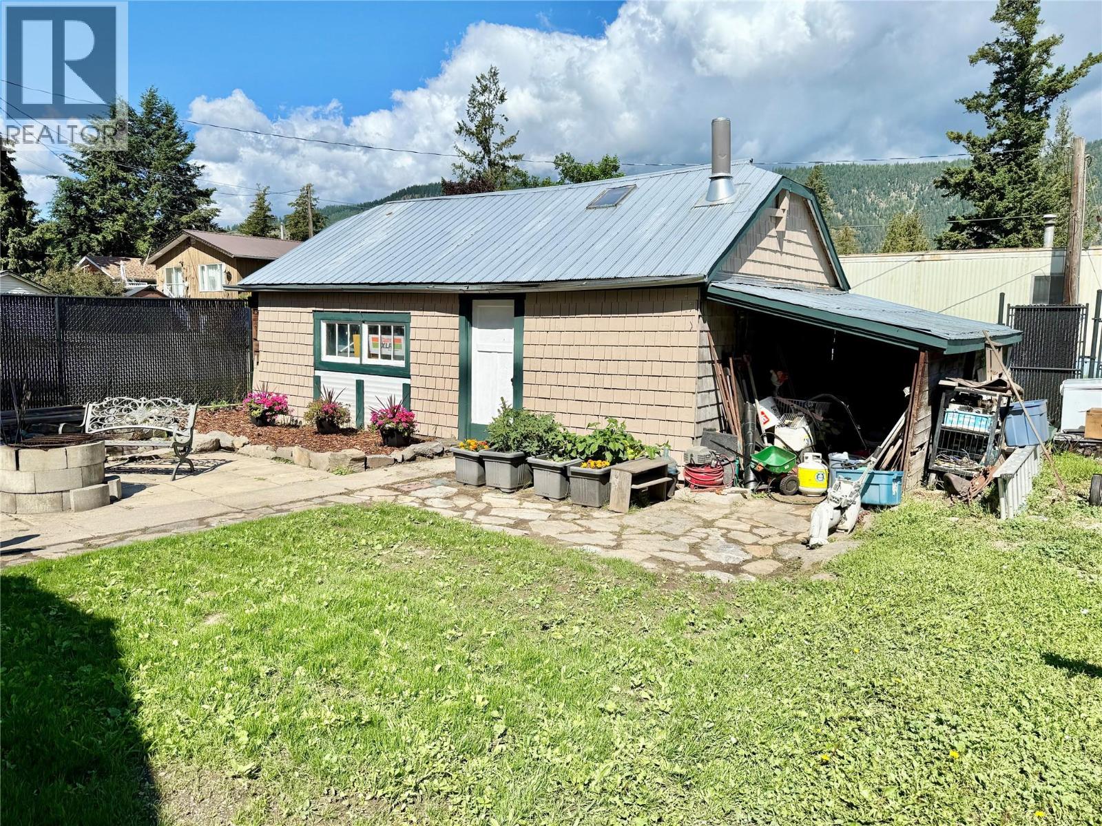 1050 Hillside Avenue Property Photo 39