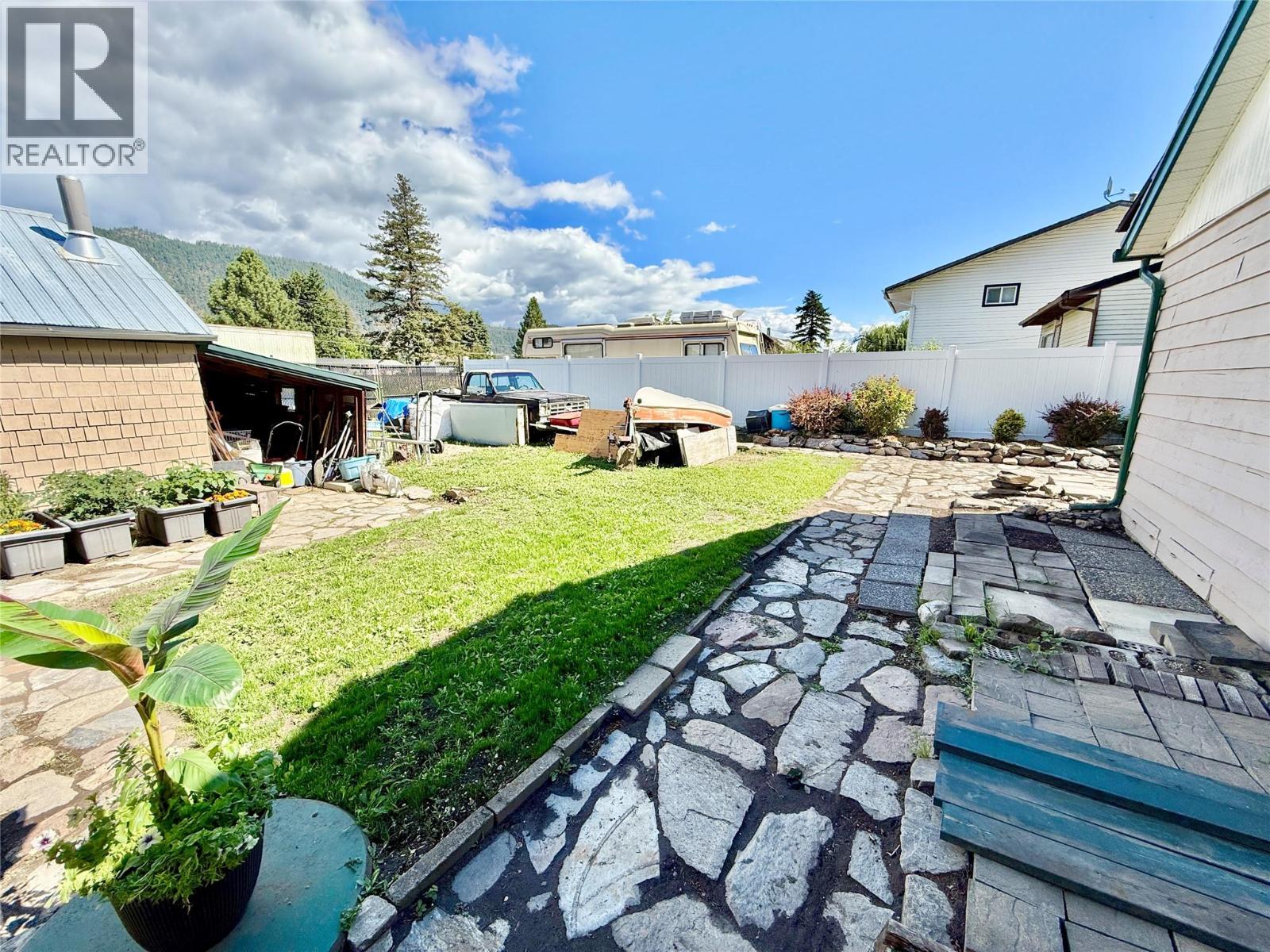 1050 Hillside Avenue Property Photo 41