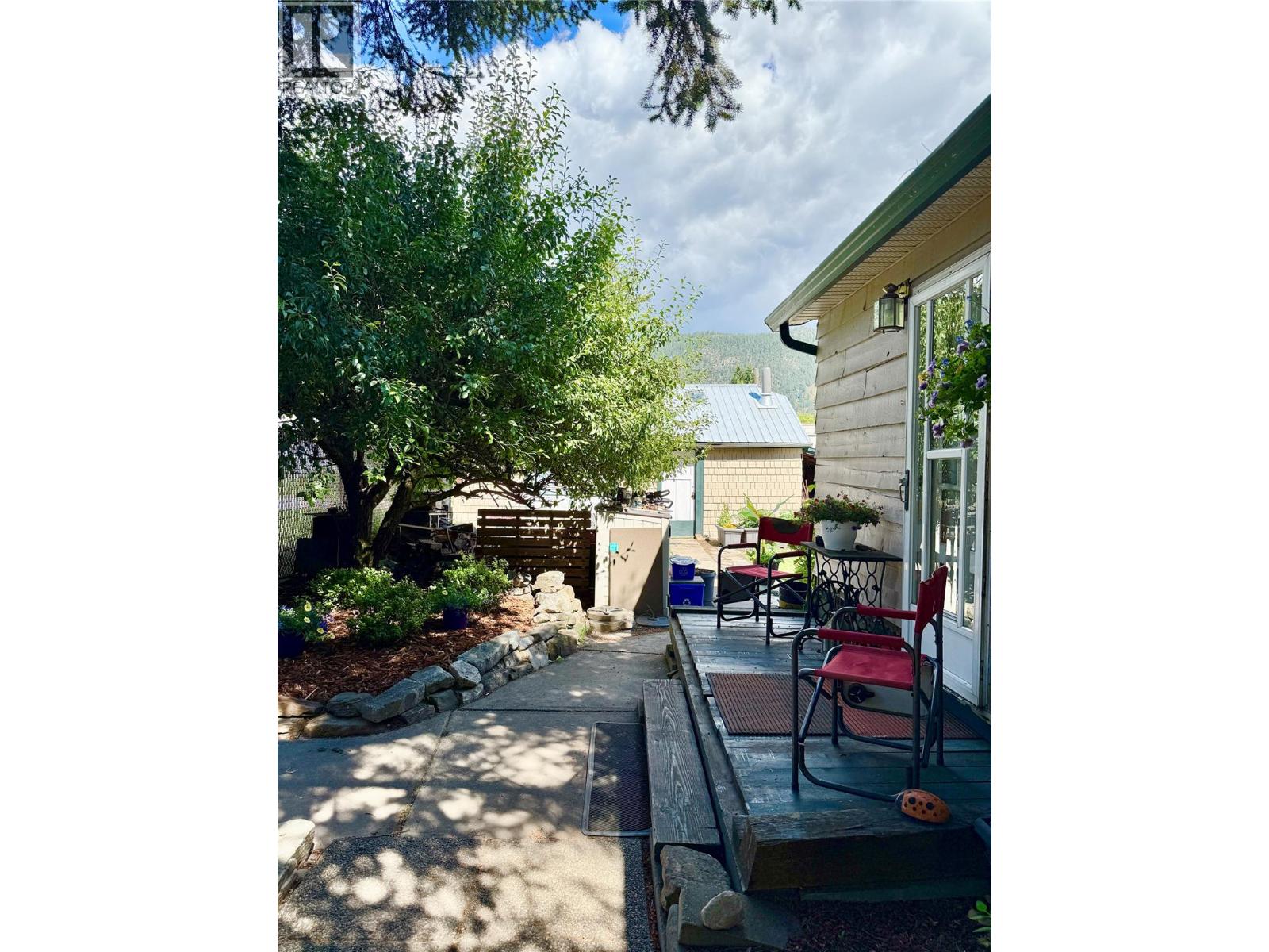 1050 Hillside Avenue Property Photo 44