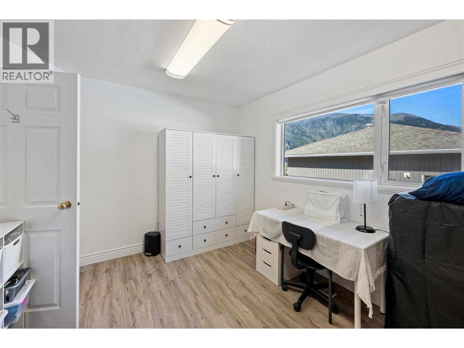 101 2nd Avenue Property Photo 38