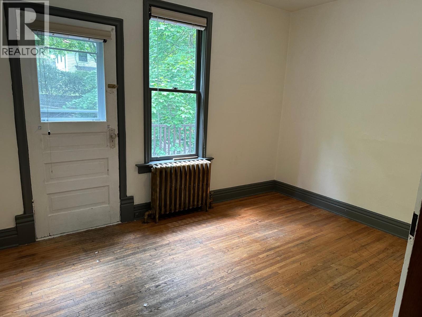 815 Baker Street Property Photo 10