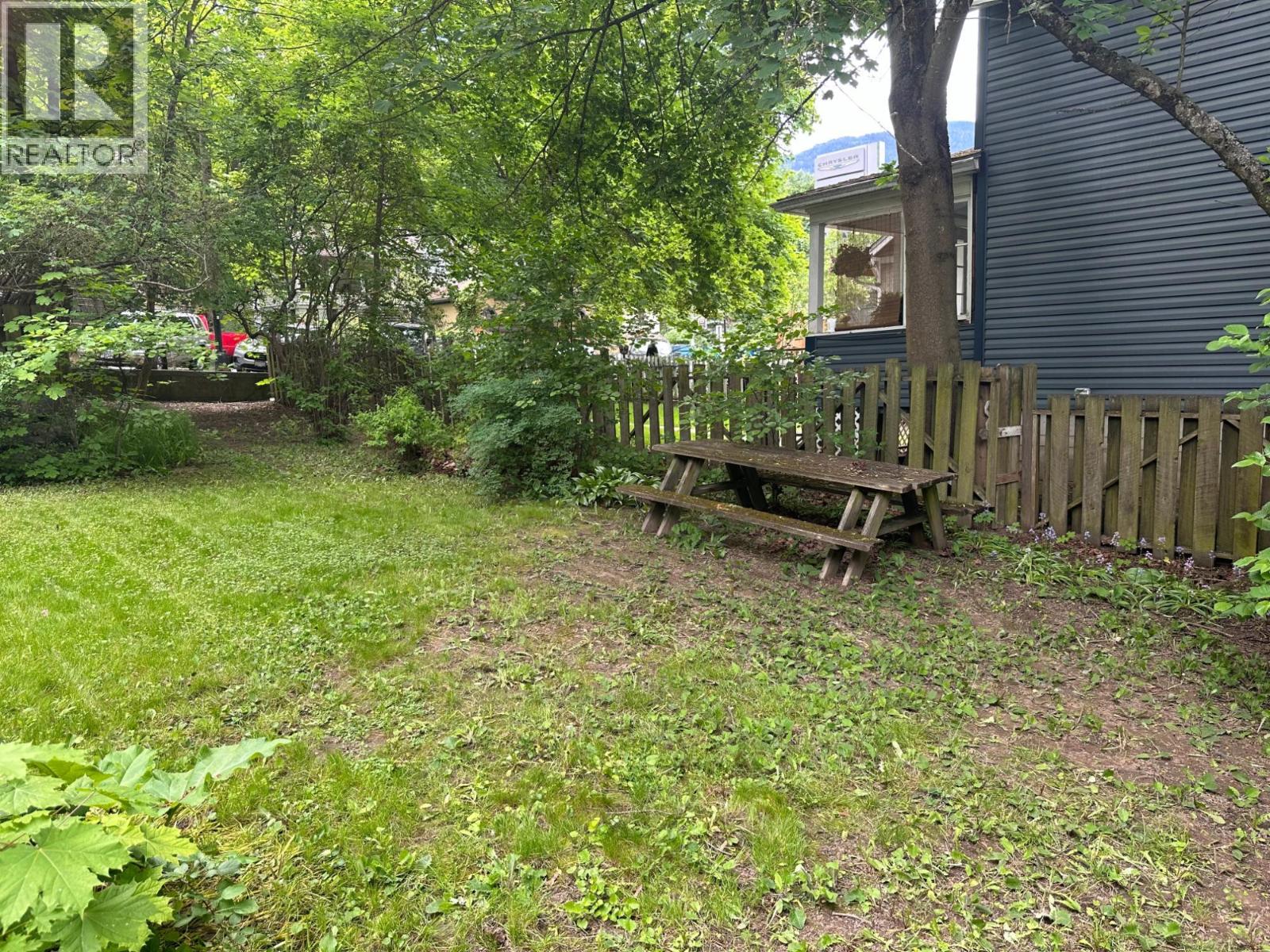 815 Baker Street Property Photo 25