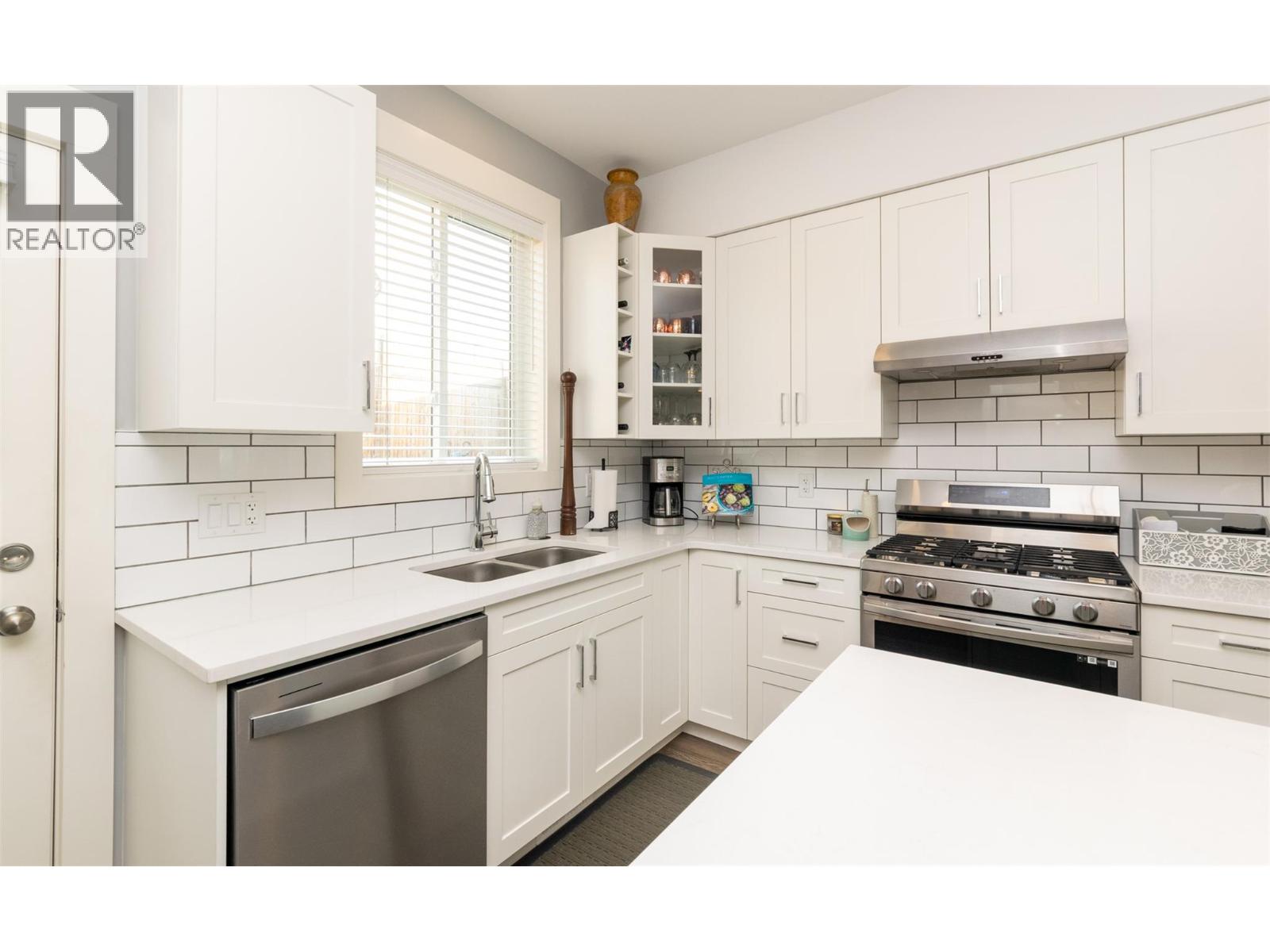 1910 11 Avenue Ne Unit# 14 Property Photo 8