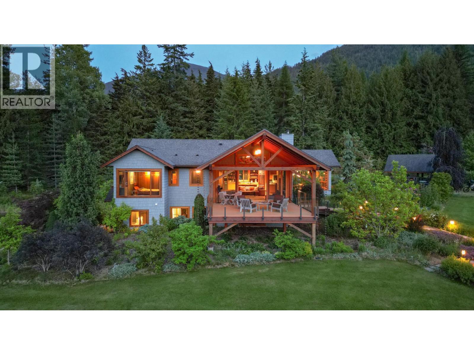 6890 Harrop-procter Road Property Photo 1