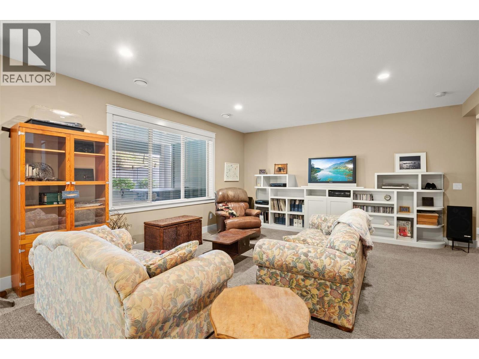 2497 Paramount Drive Property Photo 30