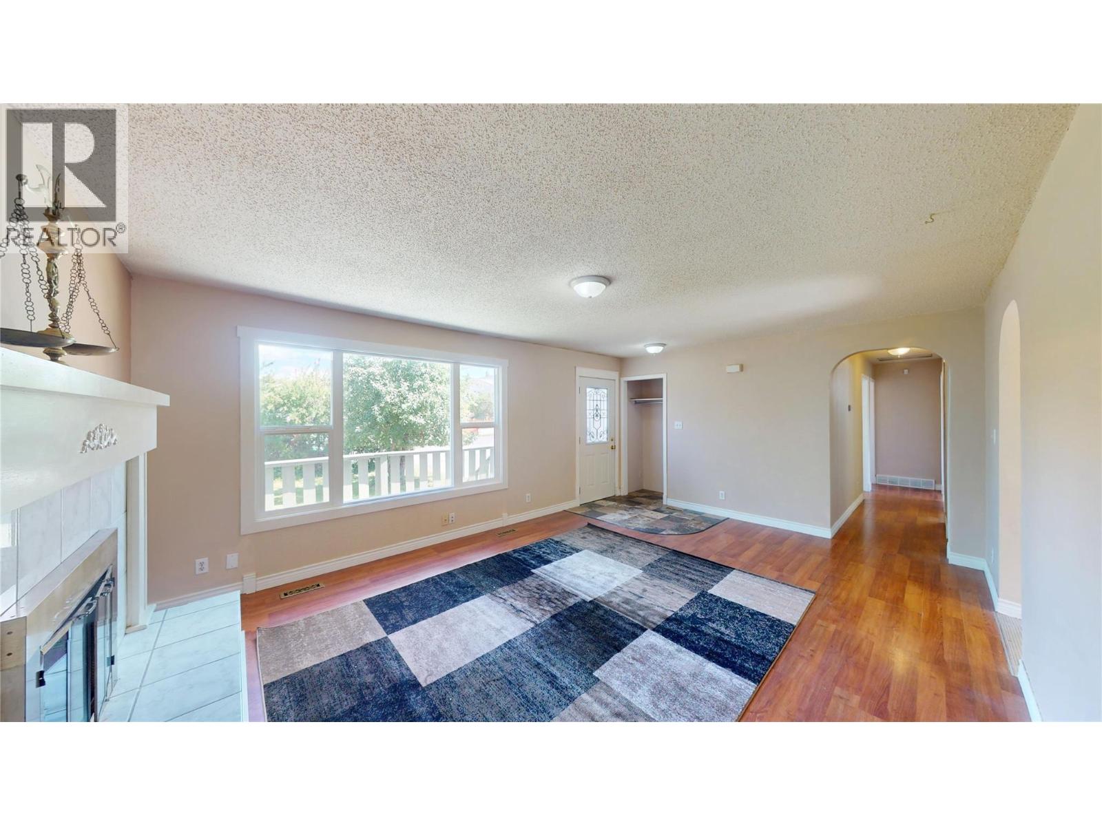 1009 12th Avenue S Property Photo 8