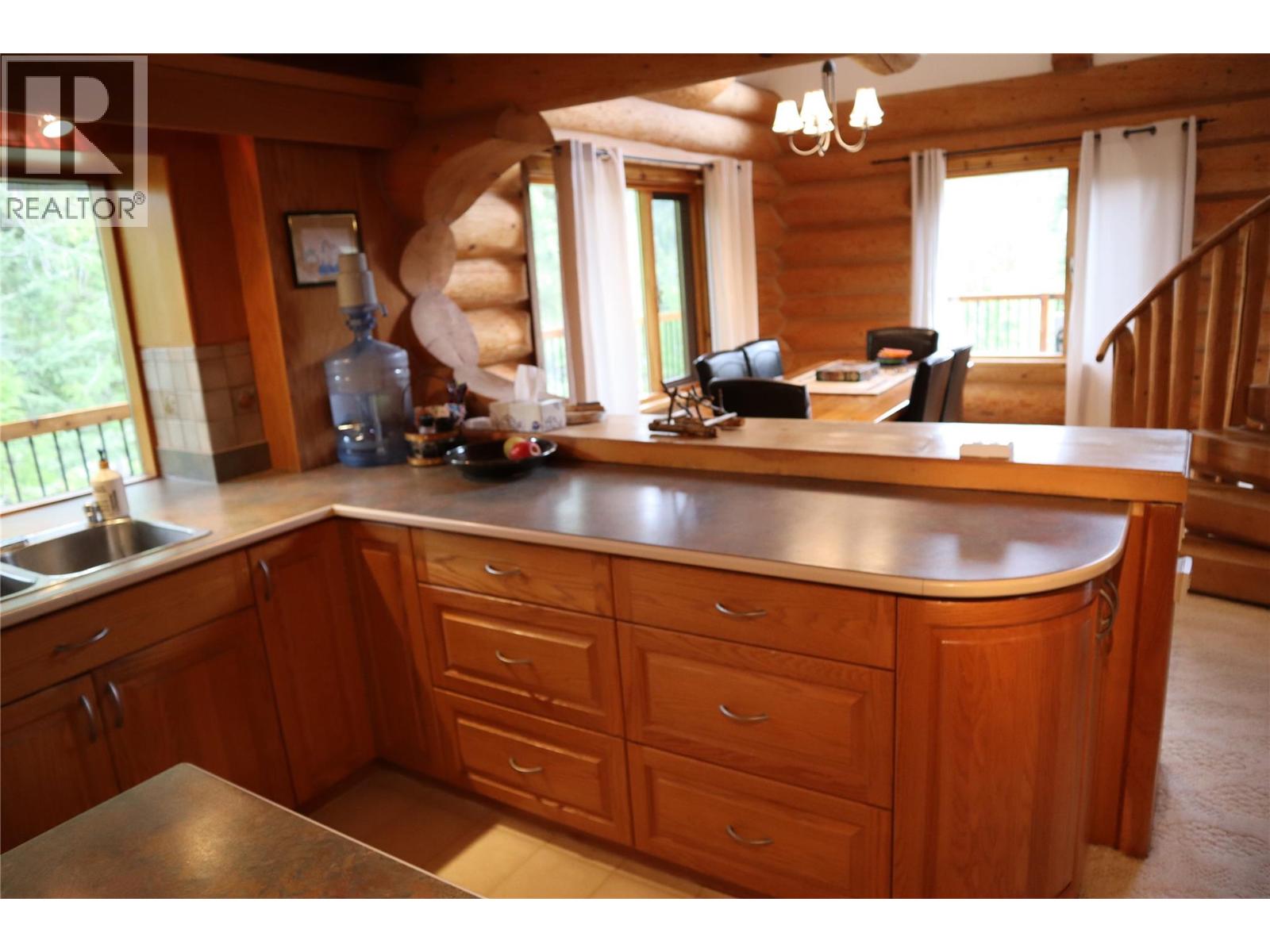 4221 Barriere Lakes Road Property Photo 8