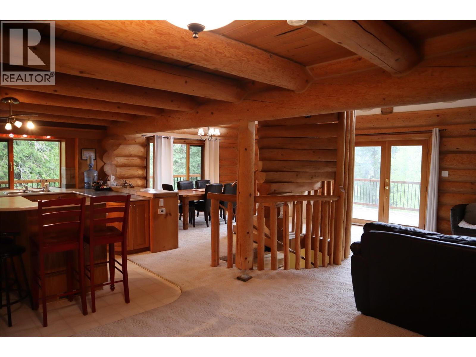 4221 Barriere Lakes Road Property Photo 12