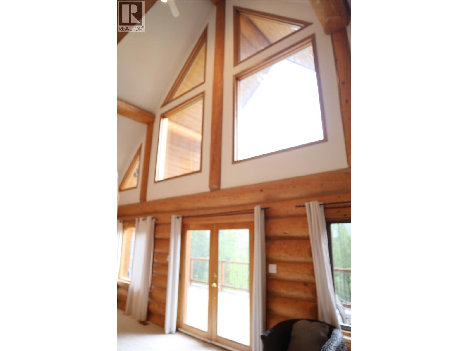 4221 Barriere Lakes Road Property Photo 15