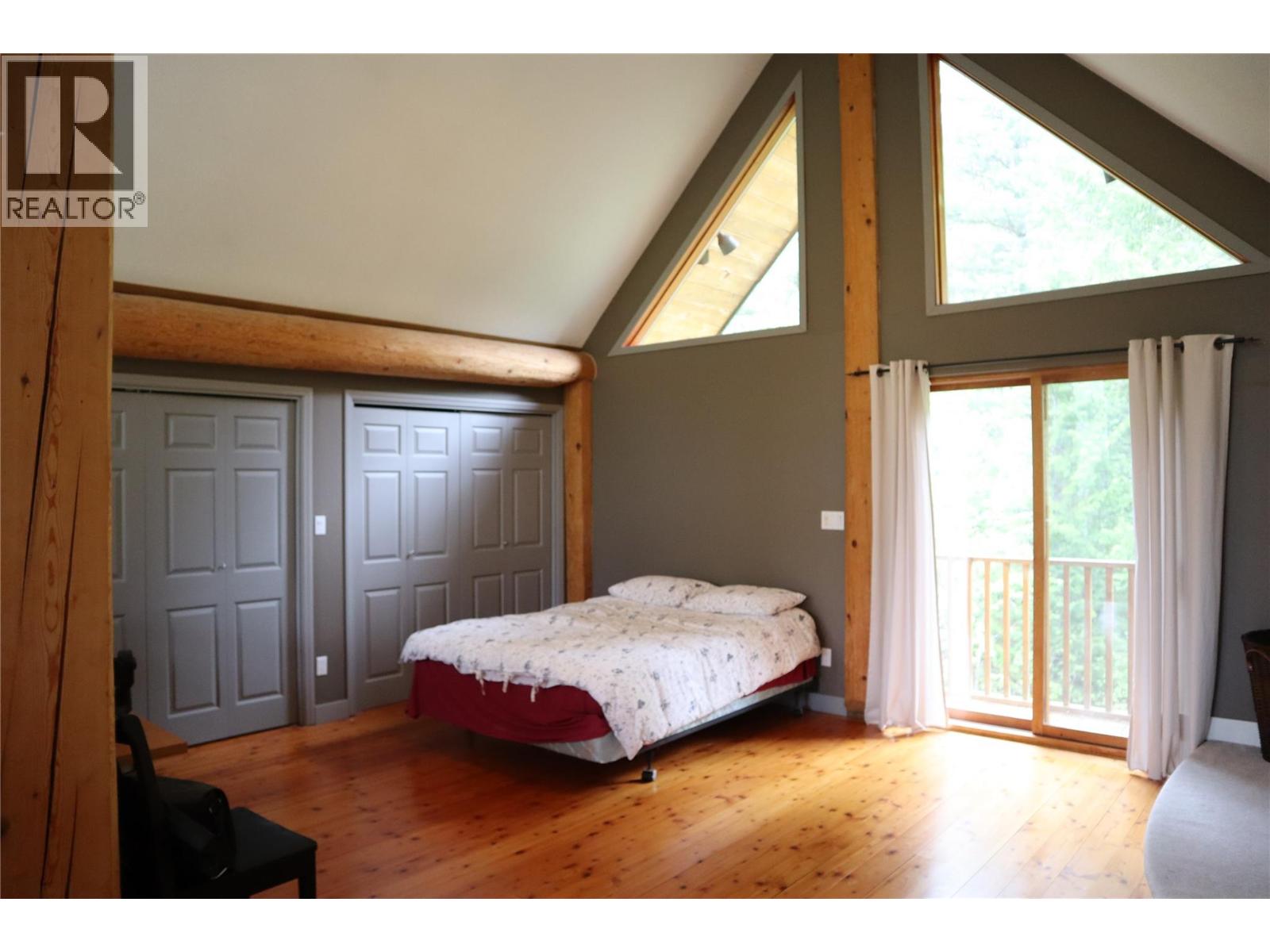 4221 Barriere Lakes Road Property Photo 16