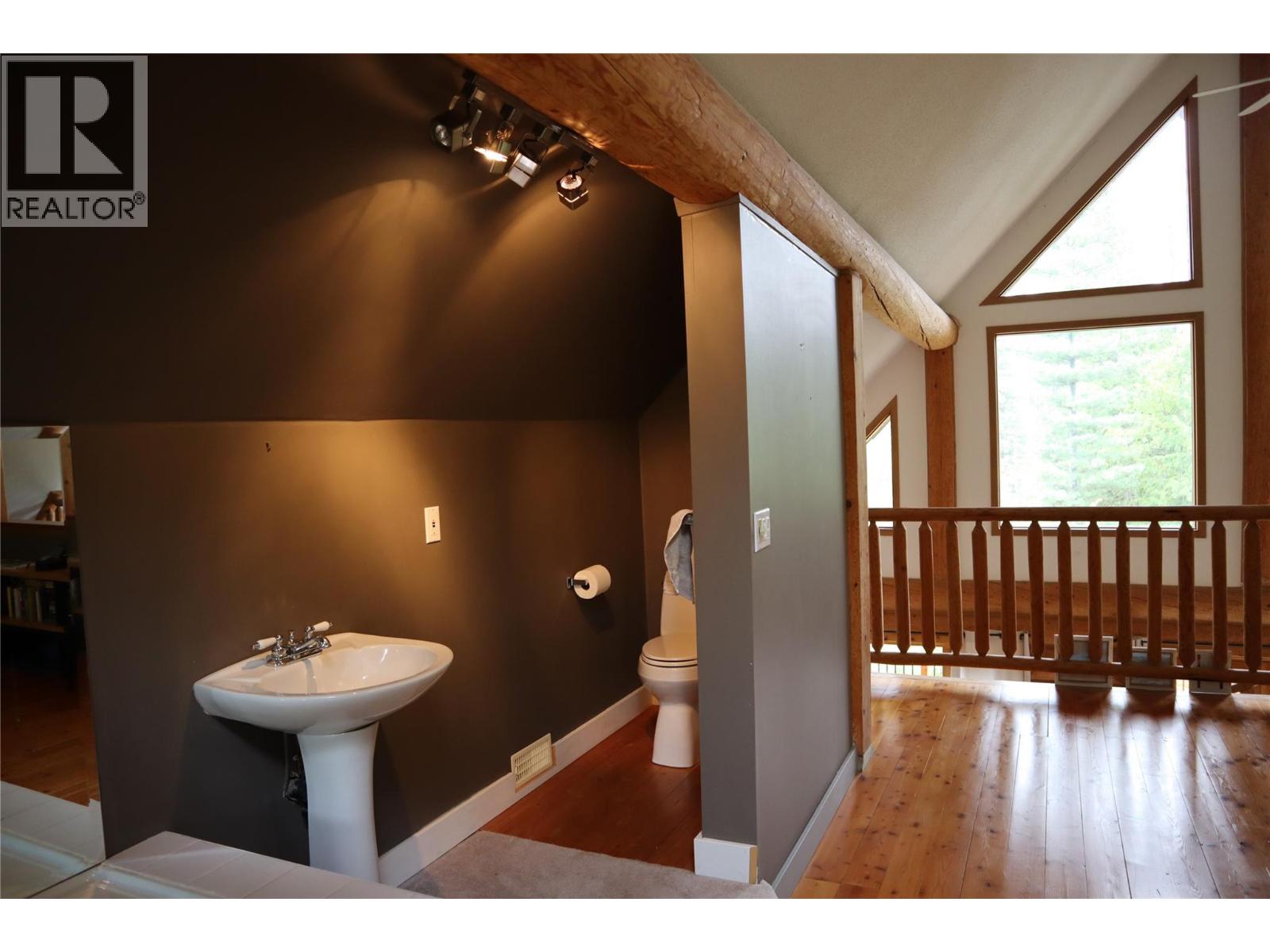 4221 Barriere Lakes Road Property Photo 18