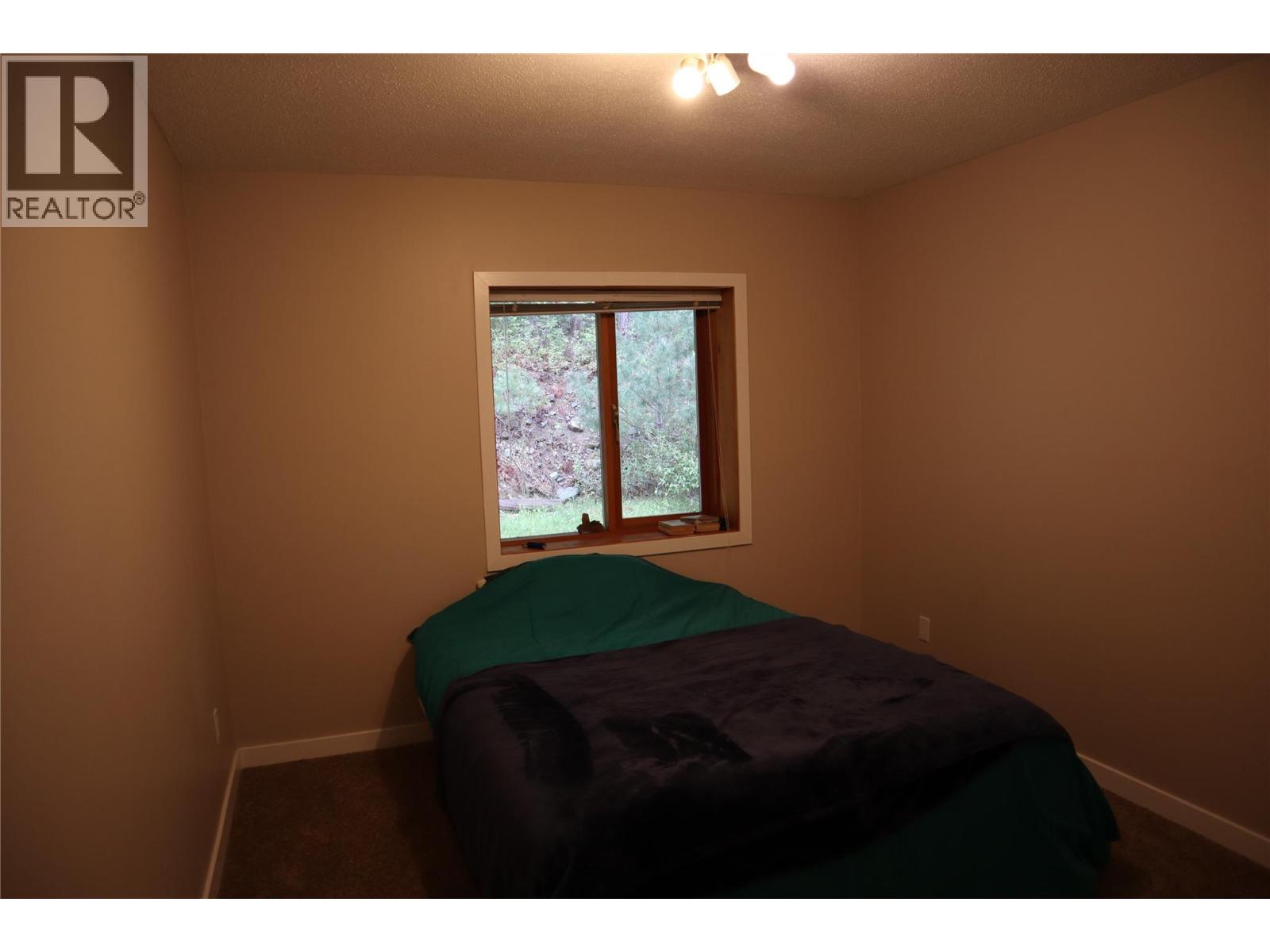 4221 Barriere Lakes Road Property Photo 21