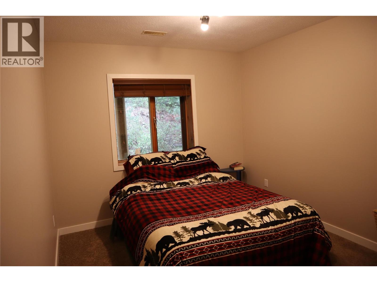 4221 Barriere Lakes Road Property Photo 22
