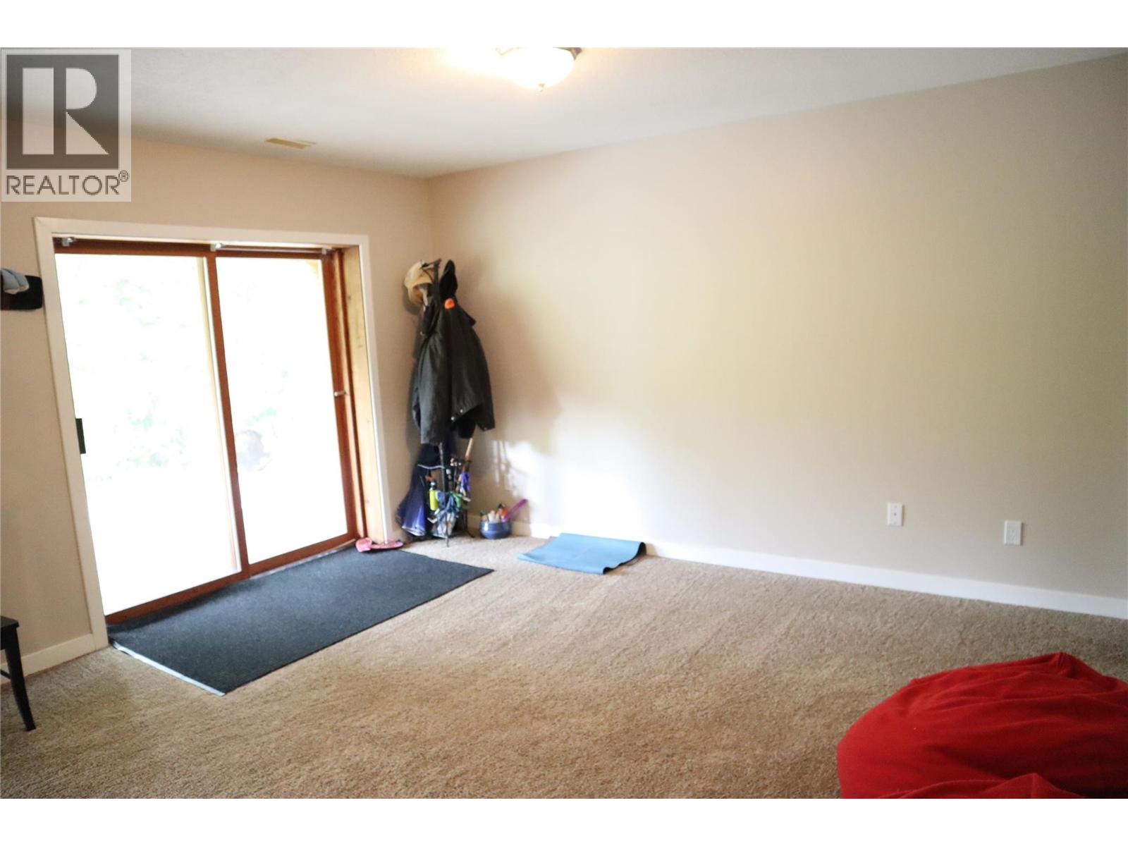 4221 Barriere Lakes Road Property Photo 23