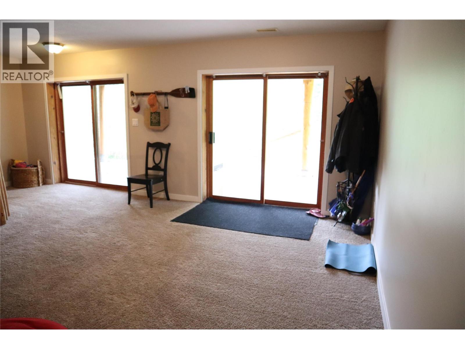 4221 Barriere Lakes Road Property Photo 24