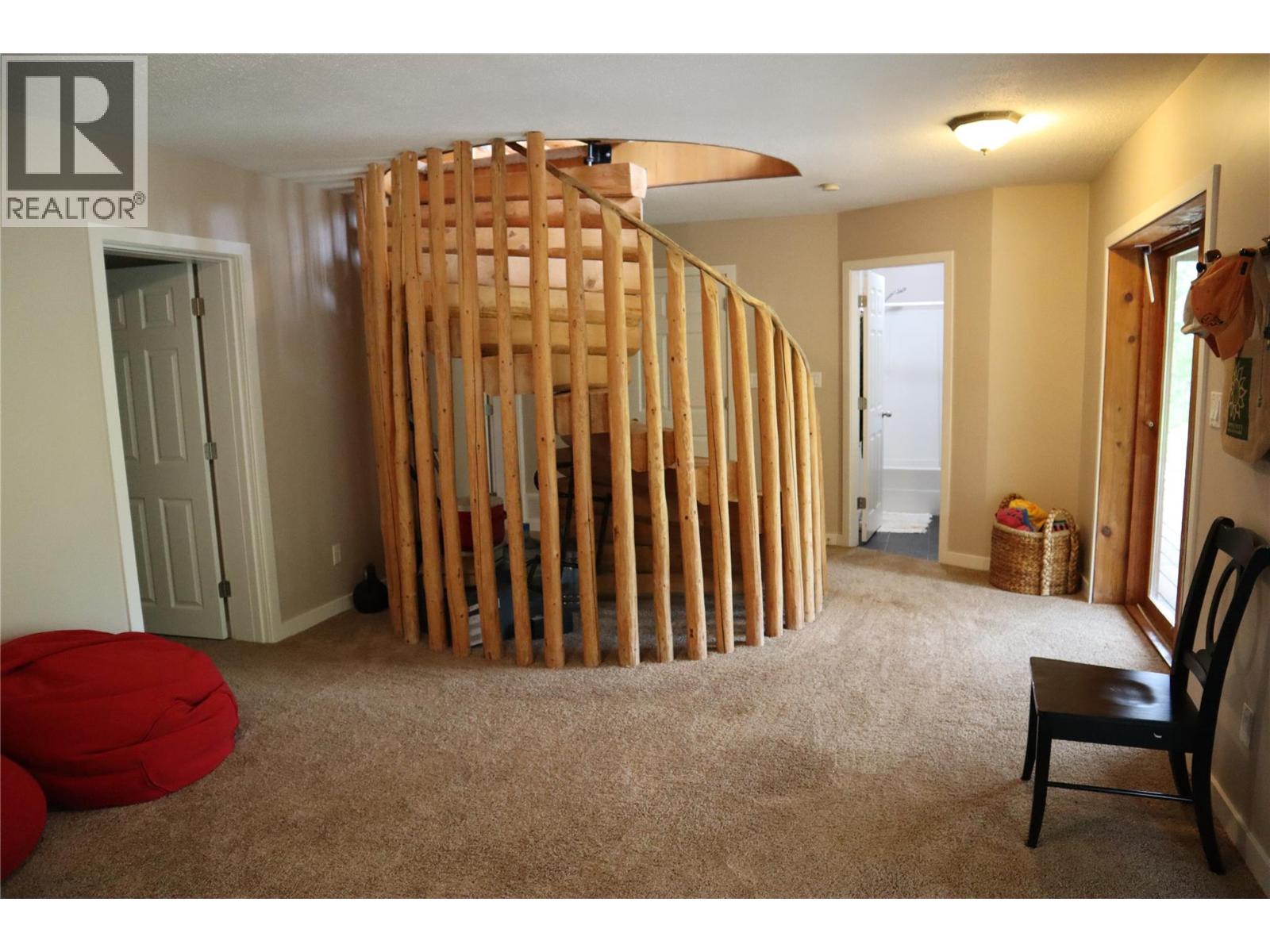 4221 Barriere Lakes Road Property Photo 25