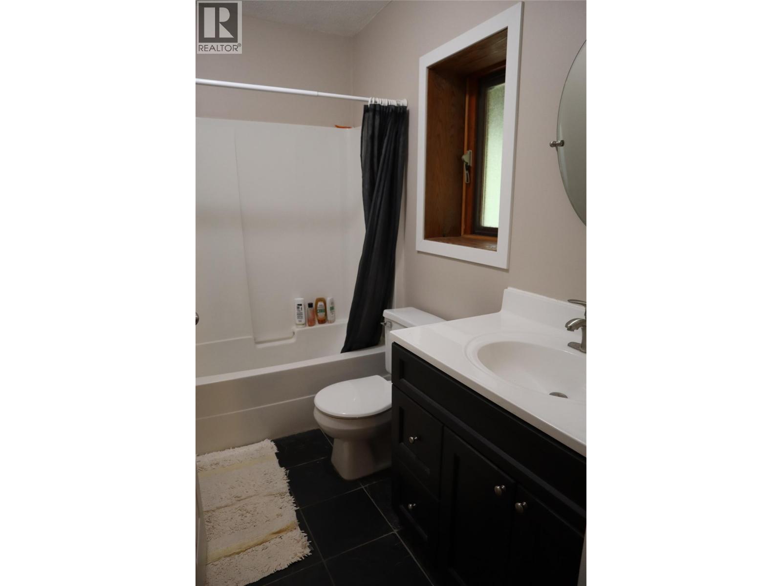4221 Barriere Lakes Road Property Photo 26