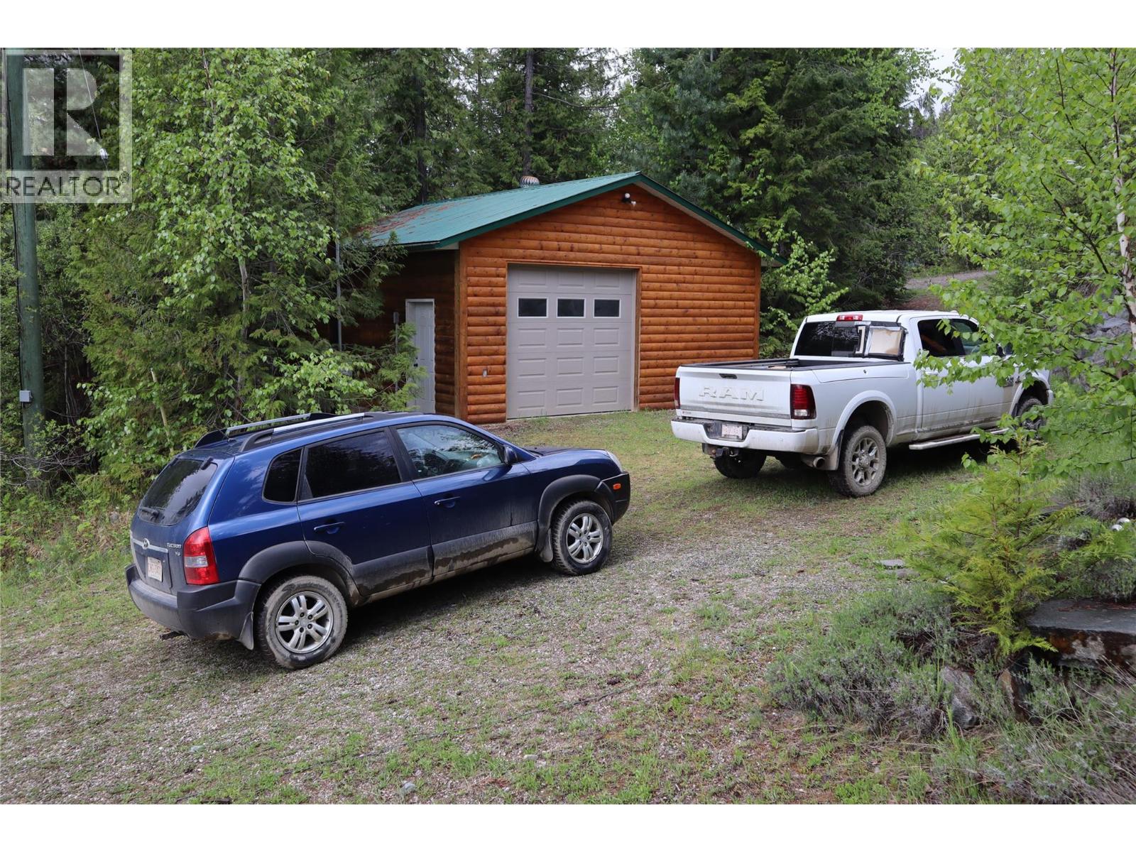 4221 Barriere Lakes Road Property Photo 35