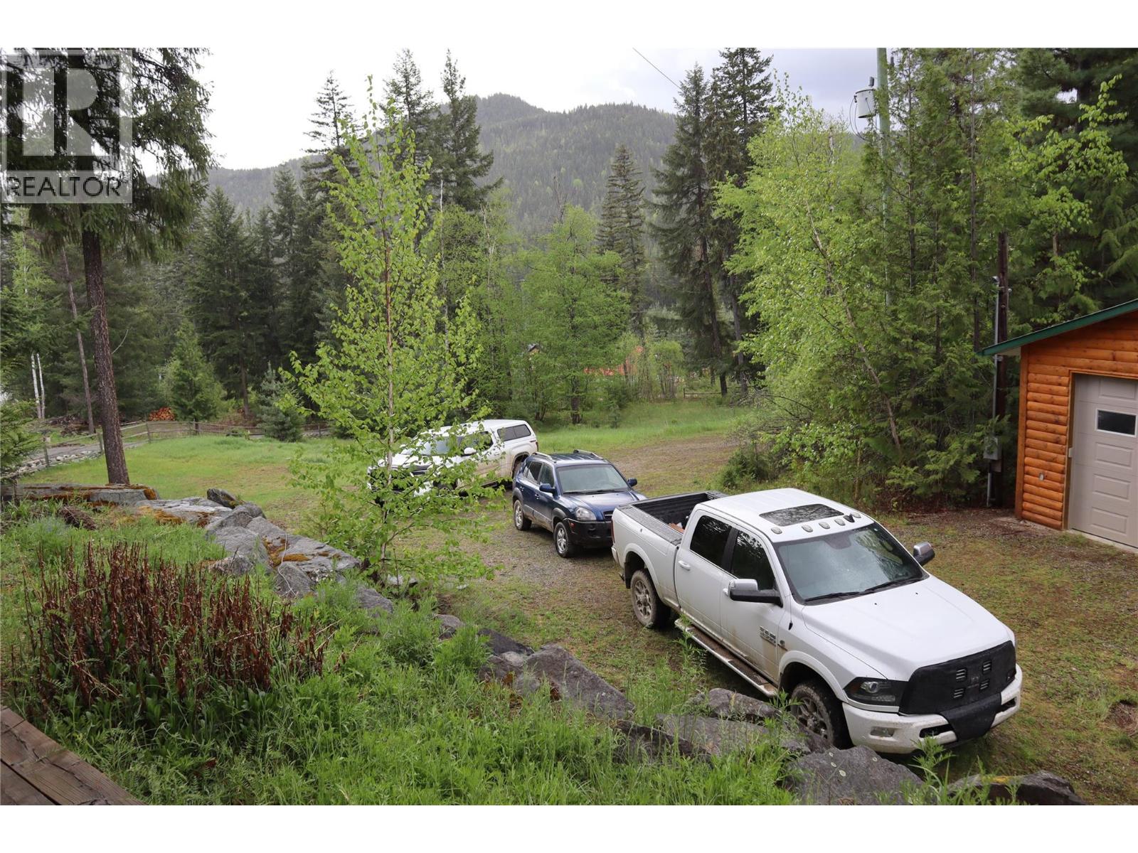 4221 Barriere Lakes Road Property Photo 41