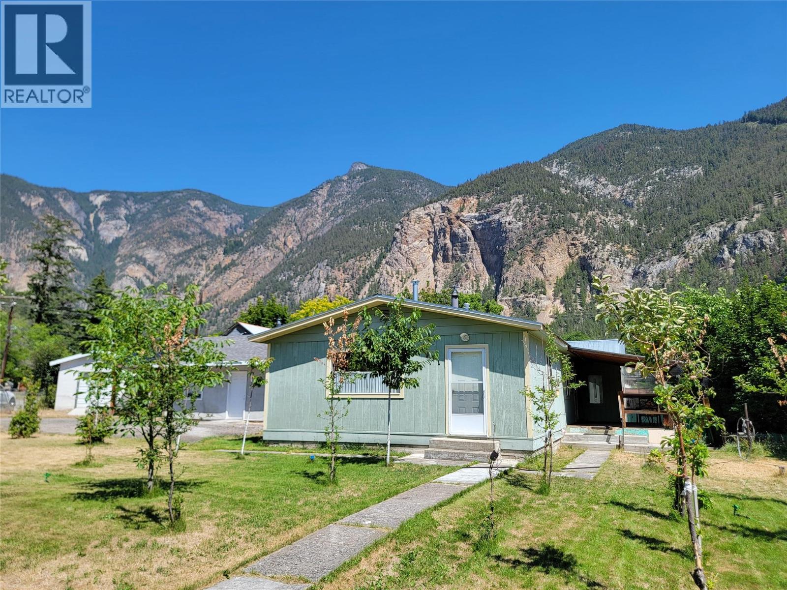 981 Scott Avenue Property Photo 1
