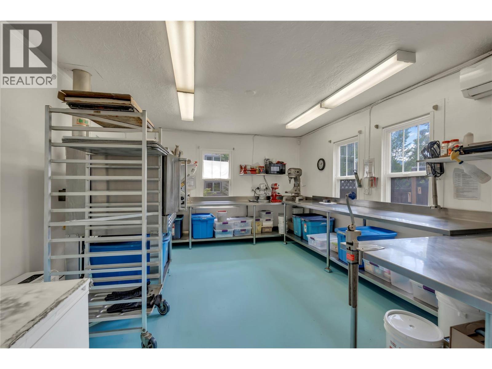 368 Vancouver Avenue Property Photo 28