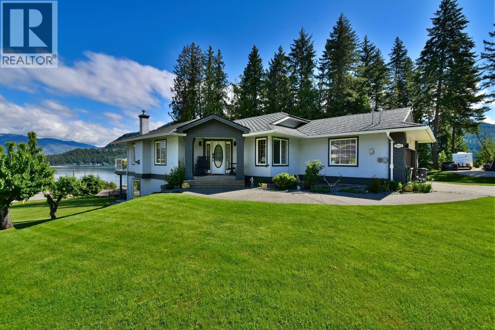 2860 Marine Drive Property Photo 1